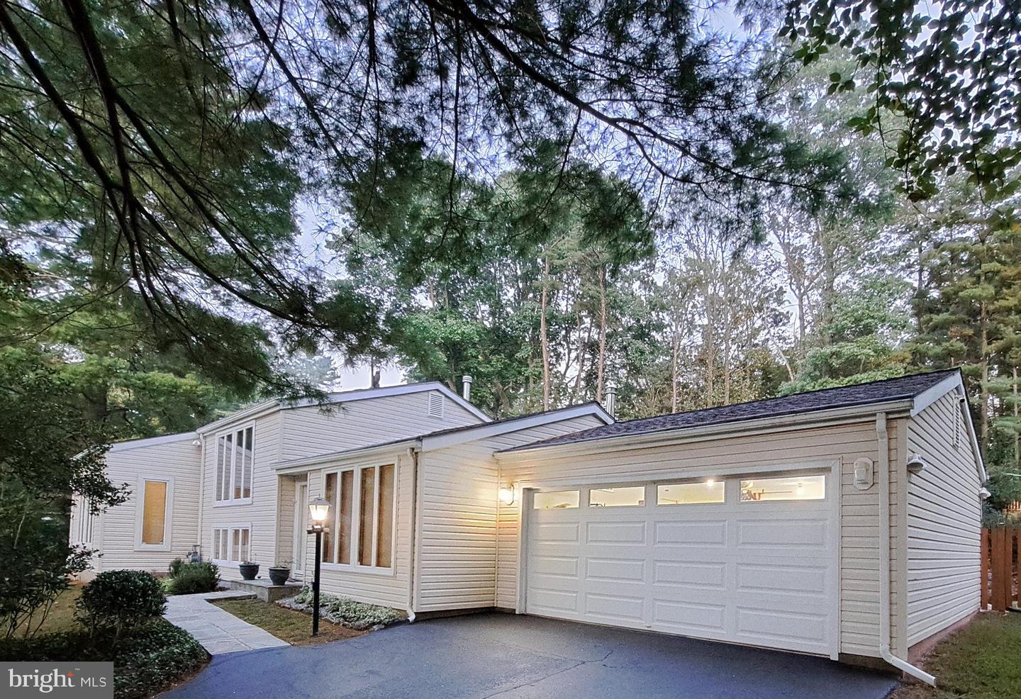 10929 HOWLAND DR, RESTON, Virginia 20191, 3 Bedrooms Bedrooms, ,3 BathroomsBathrooms,Residential,For sale,10929 HOWLAND DR,VAFX2276736 MLS # VAFX2276736 10929 HOWLAND DR, RESTON, Virginia 20191, 3 Bedrooms Bedrooms, ,3 BathroomsBathrooms,Residential,For sale,10929 HOWLAND DR,VAFX2276736 MLS # VAFX2276736