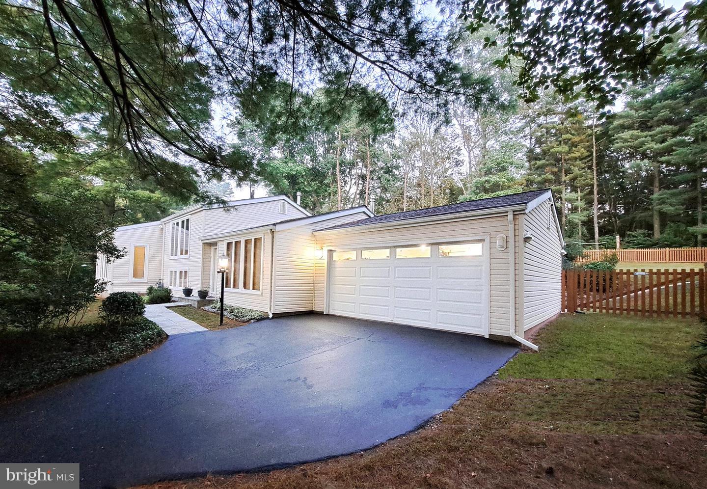 10929 HOWLAND DR, RESTON, Virginia 20191, 3 Bedrooms Bedrooms, ,3 BathroomsBathrooms,Residential,For sale,10929 HOWLAND DR,VAFX2276736 MLS # VAFX2276736 10929 HOWLAND DR, RESTON, Virginia 20191, 3 Bedrooms Bedrooms, ,3 BathroomsBathrooms,Residential,For sale,10929 HOWLAND DR,VAFX2276736 MLS # VAFX2276736