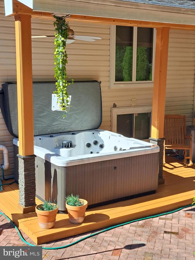 10929 HOWLAND DR, RESTON, Virginia 20191, 3 Bedrooms Bedrooms, ,3 BathroomsBathrooms,Residential,For sale,10929 HOWLAND DR,VAFX2276736 MLS # VAFX2276736 10929 HOWLAND DR, RESTON, Virginia 20191, 3 Bedrooms Bedrooms, ,3 BathroomsBathrooms,Residential,For sale,10929 HOWLAND DR,VAFX2276736 MLS # VAFX2276736