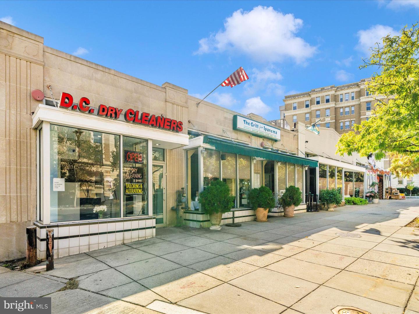 1852 COLUMBIA RD NW #101, WASHINGTON, District Of Columbia 20009, 2 Bedrooms Bedrooms, ,1 BathroomBathrooms,Residential,For sale,1852 COLUMBIA RD NW #101,DCDC2229368 MLS # DCDC2229368