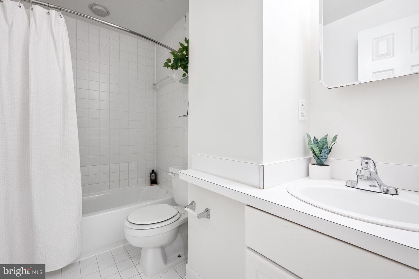 1621 T ST NW #207, WASHINGTON, District Of Columbia 20009, 1 Bedroom Bedrooms, ,1 BathroomBathrooms,Residential,For sale,1621 T ST NW #207,DCDC2229370 MLS # DCDC2229370 1621 T ST NW #207, WASHINGTON, District Of Columbia 20009, 1 Bedroom Bedrooms, ,1 BathroomBathrooms,Residential,For sale,1621 T ST NW #207,DCDC2229370 MLS # DCDC2229370