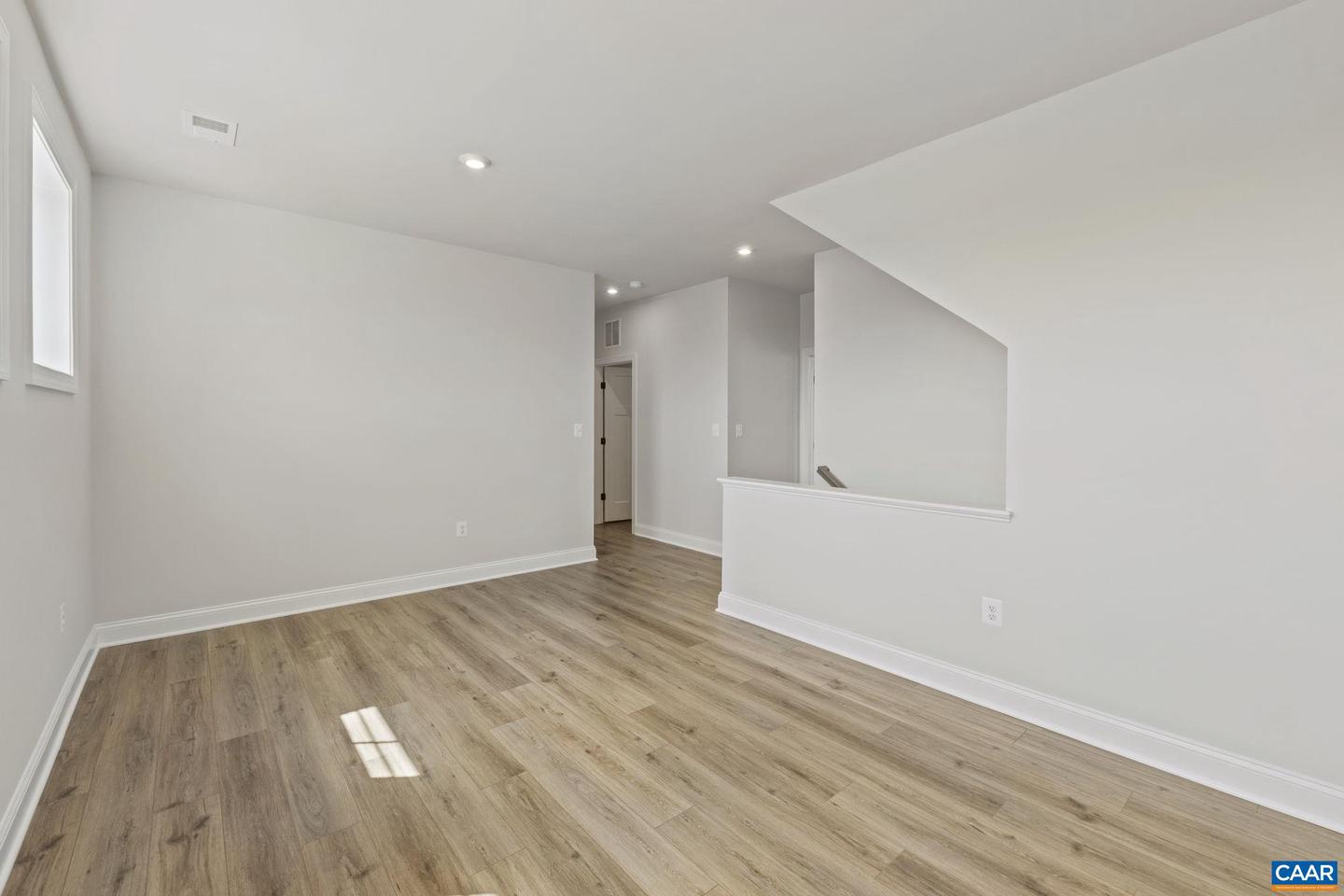 73 SUNBIRD LN, WAYNESBORO, Virginia 22980, 5 Bedrooms Bedrooms, ,3 BathroomsBathrooms,Residential,For sale,73 SUNBIRD LN,670527 MLS # 670527 73 SUNBIRD LN, WAYNESBORO, Virginia 22980, 5 Bedrooms Bedrooms, ,3 BathroomsBathrooms,Residential,For sale,73 SUNBIRD LN,670527 MLS # 670527