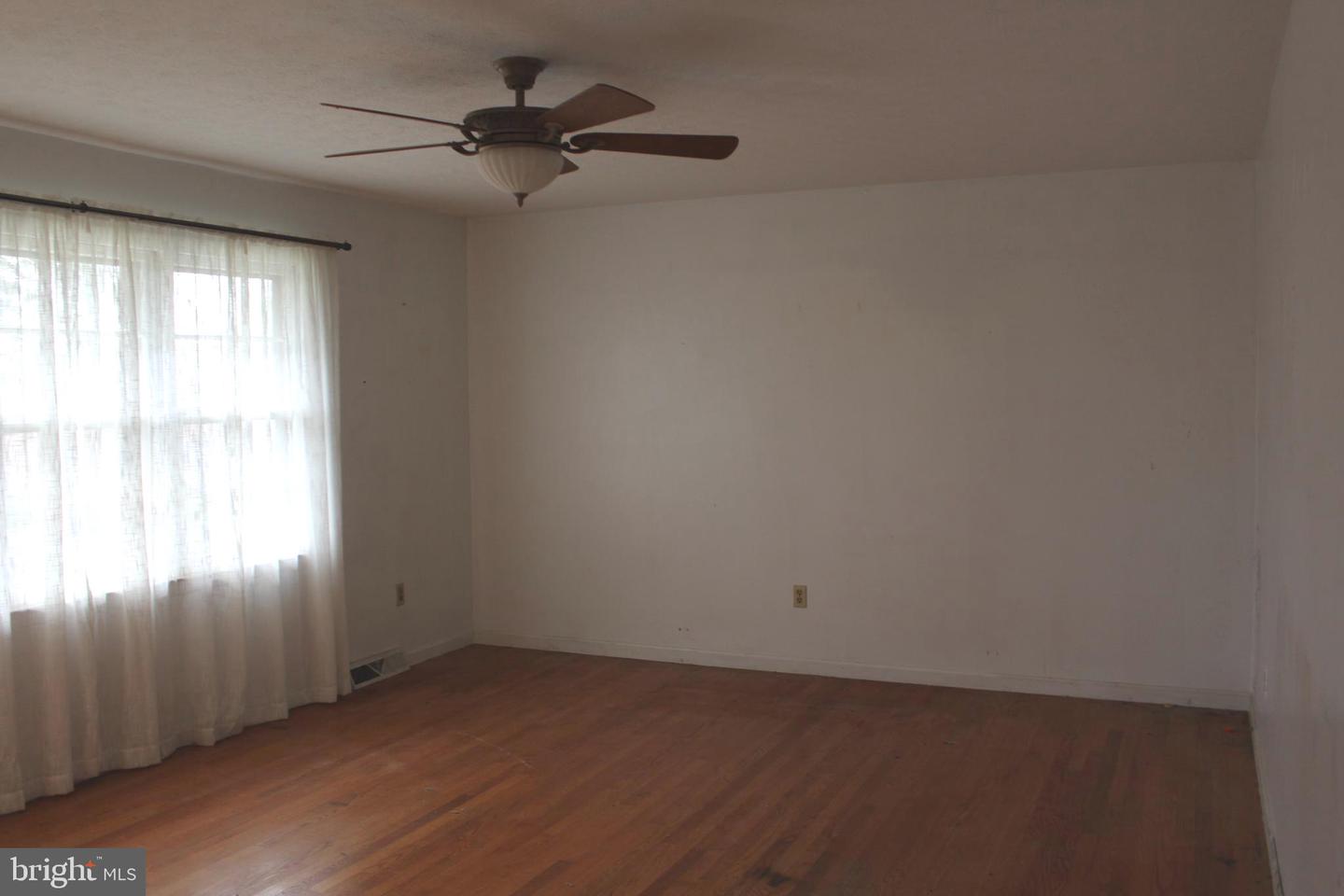 210 S SHENANDOAH AVE, FRONT ROYAL, Virginia 22630, 3 Bedrooms Bedrooms, ,1 BathroomBathrooms,Residential,For sale,210 S SHENANDOAH AVE,VAWR2012670 MLS # VAWR2012670 210 S SHENANDOAH AVE, FRONT ROYAL, Virginia 22630, 3 Bedrooms Bedrooms, ,1 BathroomBathrooms,Residential,For sale,210 S SHENANDOAH AVE,VAWR2012670 MLS # VAWR2012670