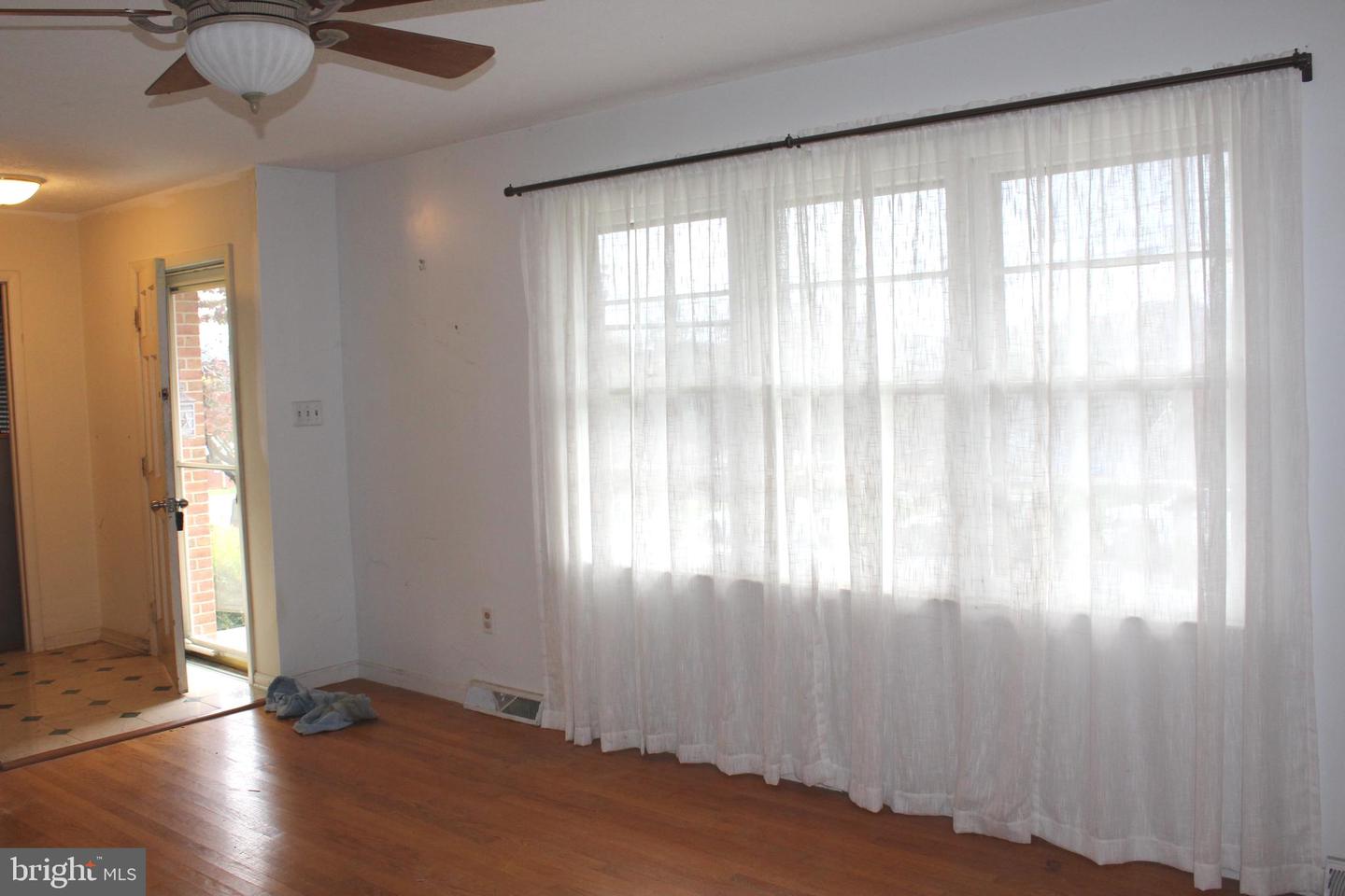 210 S SHENANDOAH AVE, FRONT ROYAL, Virginia 22630, 3 Bedrooms Bedrooms, ,1 BathroomBathrooms,Residential,For sale,210 S SHENANDOAH AVE,VAWR2012670 MLS # VAWR2012670 210 S SHENANDOAH AVE, FRONT ROYAL, Virginia 22630, 3 Bedrooms Bedrooms, ,1 BathroomBathrooms,Residential,For sale,210 S SHENANDOAH AVE,VAWR2012670 MLS # VAWR2012670