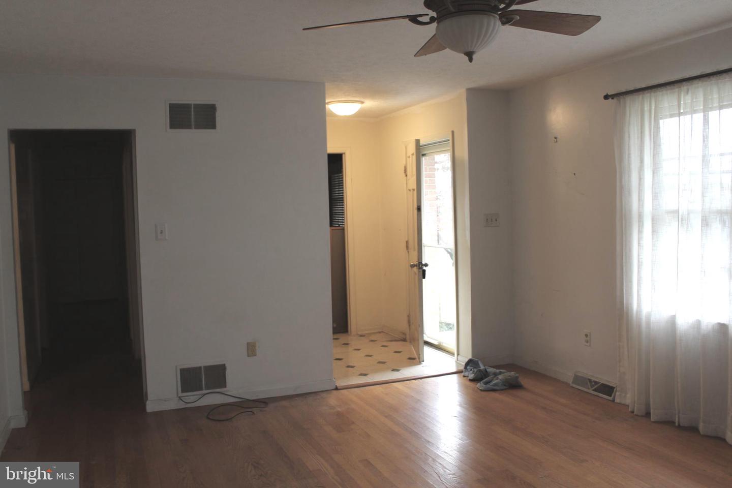 210 S SHENANDOAH AVE, FRONT ROYAL, Virginia 22630, 3 Bedrooms Bedrooms, ,1 BathroomBathrooms,Residential,For sale,210 S SHENANDOAH AVE,VAWR2012670 MLS # VAWR2012670 210 S SHENANDOAH AVE, FRONT ROYAL, Virginia 22630, 3 Bedrooms Bedrooms, ,1 BathroomBathrooms,Residential,For sale,210 S SHENANDOAH AVE,VAWR2012670 MLS # VAWR2012670