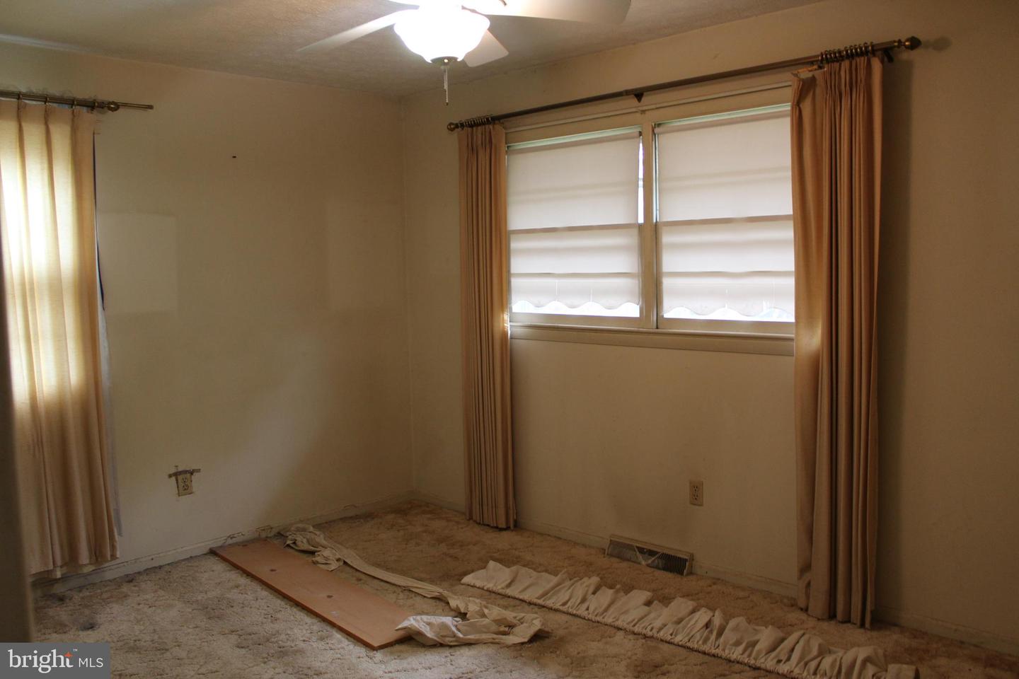 210 S SHENANDOAH AVE, FRONT ROYAL, Virginia 22630, 3 Bedrooms Bedrooms, ,1 BathroomBathrooms,Residential,For sale,210 S SHENANDOAH AVE,VAWR2012670 MLS # VAWR2012670 210 S SHENANDOAH AVE, FRONT ROYAL, Virginia 22630, 3 Bedrooms Bedrooms, ,1 BathroomBathrooms,Residential,For sale,210 S SHENANDOAH AVE,VAWR2012670 MLS # VAWR2012670