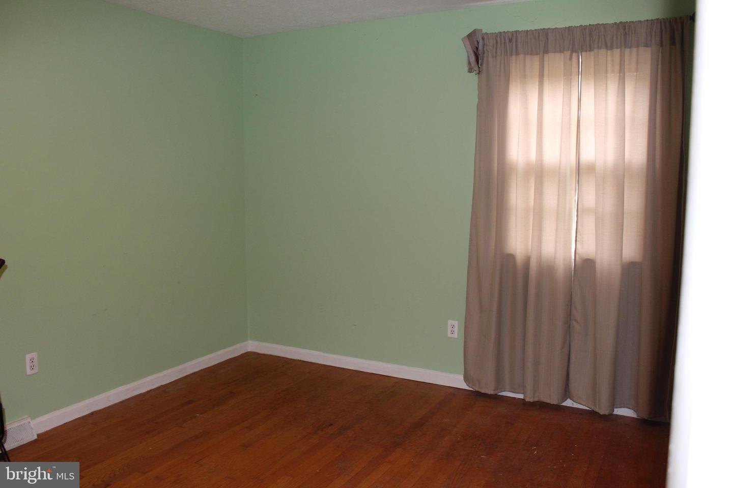 210 S SHENANDOAH AVE, FRONT ROYAL, Virginia 22630, 3 Bedrooms Bedrooms, ,1 BathroomBathrooms,Residential,For sale,210 S SHENANDOAH AVE,VAWR2012670 MLS # VAWR2012670 210 S SHENANDOAH AVE, FRONT ROYAL, Virginia 22630, 3 Bedrooms Bedrooms, ,1 BathroomBathrooms,Residential,For sale,210 S SHENANDOAH AVE,VAWR2012670 MLS # VAWR2012670