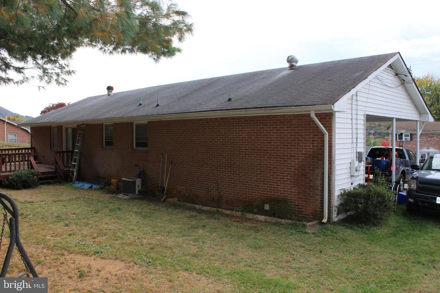 210 S SHENANDOAH AVE, FRONT ROYAL, Virginia 22630, 3 Bedrooms Bedrooms, ,1 BathroomBathrooms,Residential,For sale,210 S SHENANDOAH AVE,VAWR2012670 MLS # VAWR2012670 210 S SHENANDOAH AVE, FRONT ROYAL, Virginia 22630, 3 Bedrooms Bedrooms, ,1 BathroomBathrooms,Residential,For sale,210 S SHENANDOAH AVE,VAWR2012670 MLS # VAWR2012670