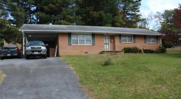 210 S SHENANDOAH AVE, FRONT ROYAL, Virginia 22630, 3 Bedrooms Bedrooms, ,1 BathroomBathrooms,Residential,For sale,210 S SHENANDOAH AVE,VAWR2012670 MLS # VAWR2012670