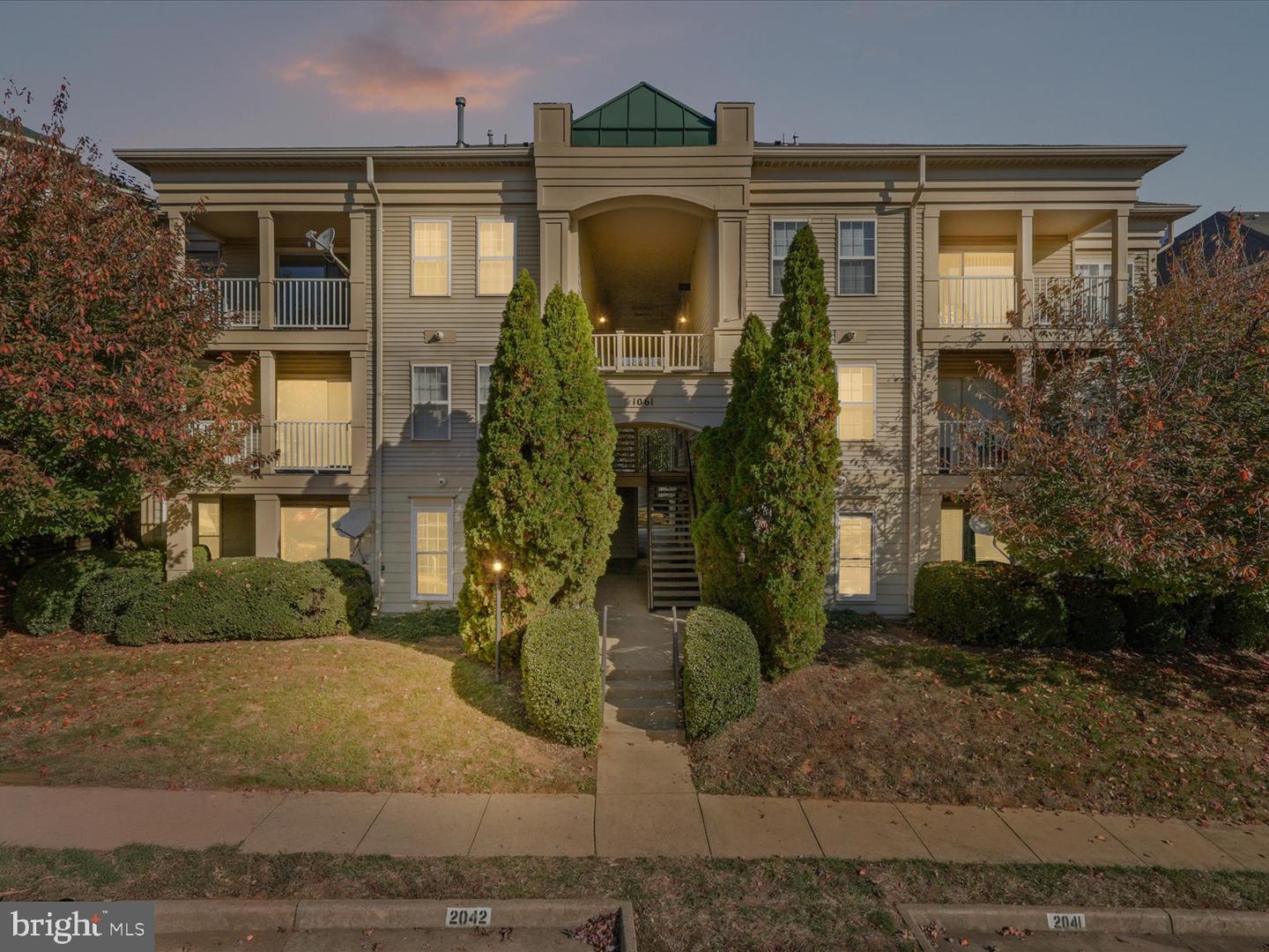 1061 GARDENVIEW LOOP #101, WOODBRIDGE, Virginia 22191, 2 Bedrooms Bedrooms, 6 Rooms Rooms,2 BathroomsBathrooms,Residential,For sale,1061 GARDENVIEW LOOP #101,VAPW2101416 MLS # VAPW2101416