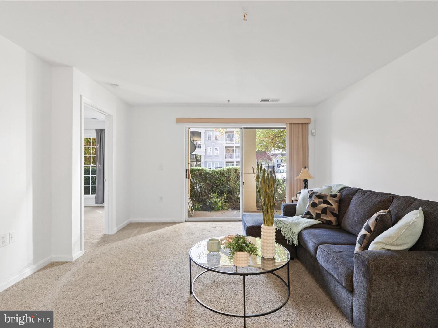 1061 GARDENVIEW LOOP #101, WOODBRIDGE, Virginia 22191, 2 Bedrooms Bedrooms, 6 Rooms Rooms,2 BathroomsBathrooms,Residential,For sale,1061 GARDENVIEW LOOP #101,VAPW2101416 MLS # VAPW2101416 1061 GARDENVIEW LOOP #101, WOODBRIDGE, Virginia 22191, 2 Bedrooms Bedrooms, 6 Rooms Rooms,2 BathroomsBathrooms,Residential,For sale,1061 GARDENVIEW LOOP #101,VAPW2101416 MLS # VAPW2101416