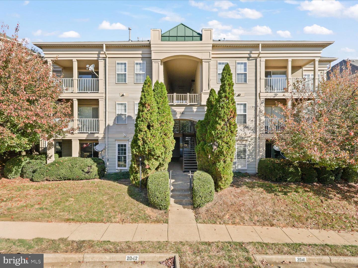 1061 GARDENVIEW LOOP #101, WOODBRIDGE, Virginia 22191, 2 Bedrooms Bedrooms, 6 Rooms Rooms,2 BathroomsBathrooms,Residential,For sale,1061 GARDENVIEW LOOP #101,VAPW2101416 MLS # VAPW2101416 1061 GARDENVIEW LOOP #101, WOODBRIDGE, Virginia 22191, 2 Bedrooms Bedrooms, 6 Rooms Rooms,2 BathroomsBathrooms,Residential,For sale,1061 GARDENVIEW LOOP #101,VAPW2101416 MLS # VAPW2101416