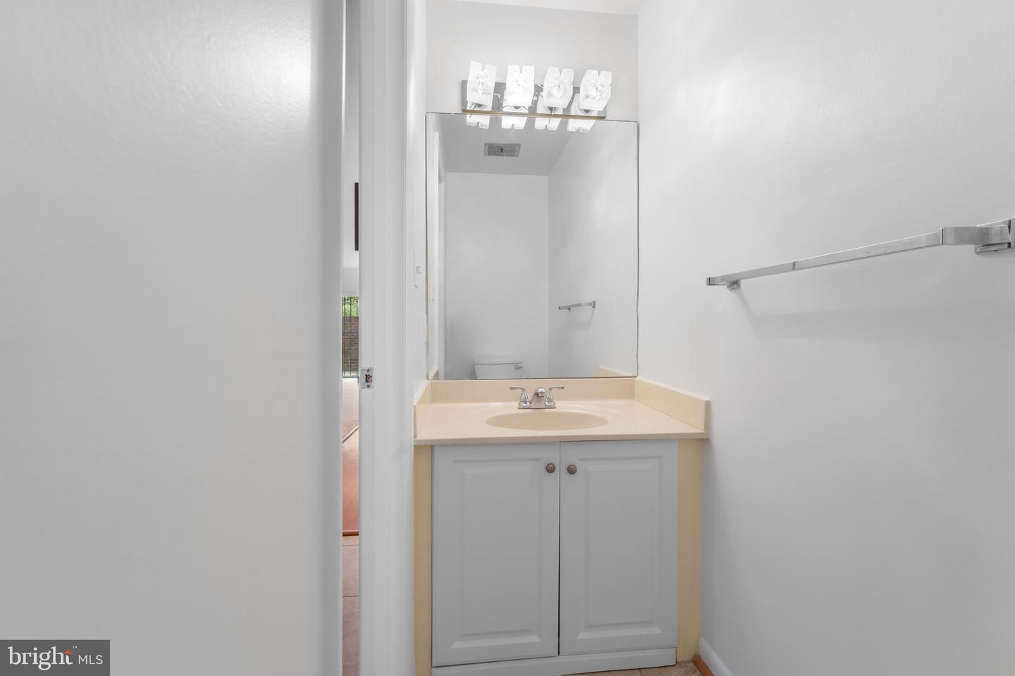 1049 MICHIGAN AVE NE #1049, WASHINGTON, District Of Columbia 20017, 3 Bedrooms Bedrooms, ,2 BathroomsBathrooms,Residential,For sale,1049 MICHIGAN AVE NE #1049,DCDC2215952 MLS # DCDC2215952 1049 MICHIGAN AVE NE #1049, WASHINGTON, District Of Columbia 20017, 3 Bedrooms Bedrooms, ,2 BathroomsBathrooms,Residential,For sale,1049 MICHIGAN AVE NE #1049,DCDC2215952 MLS # DCDC2215952