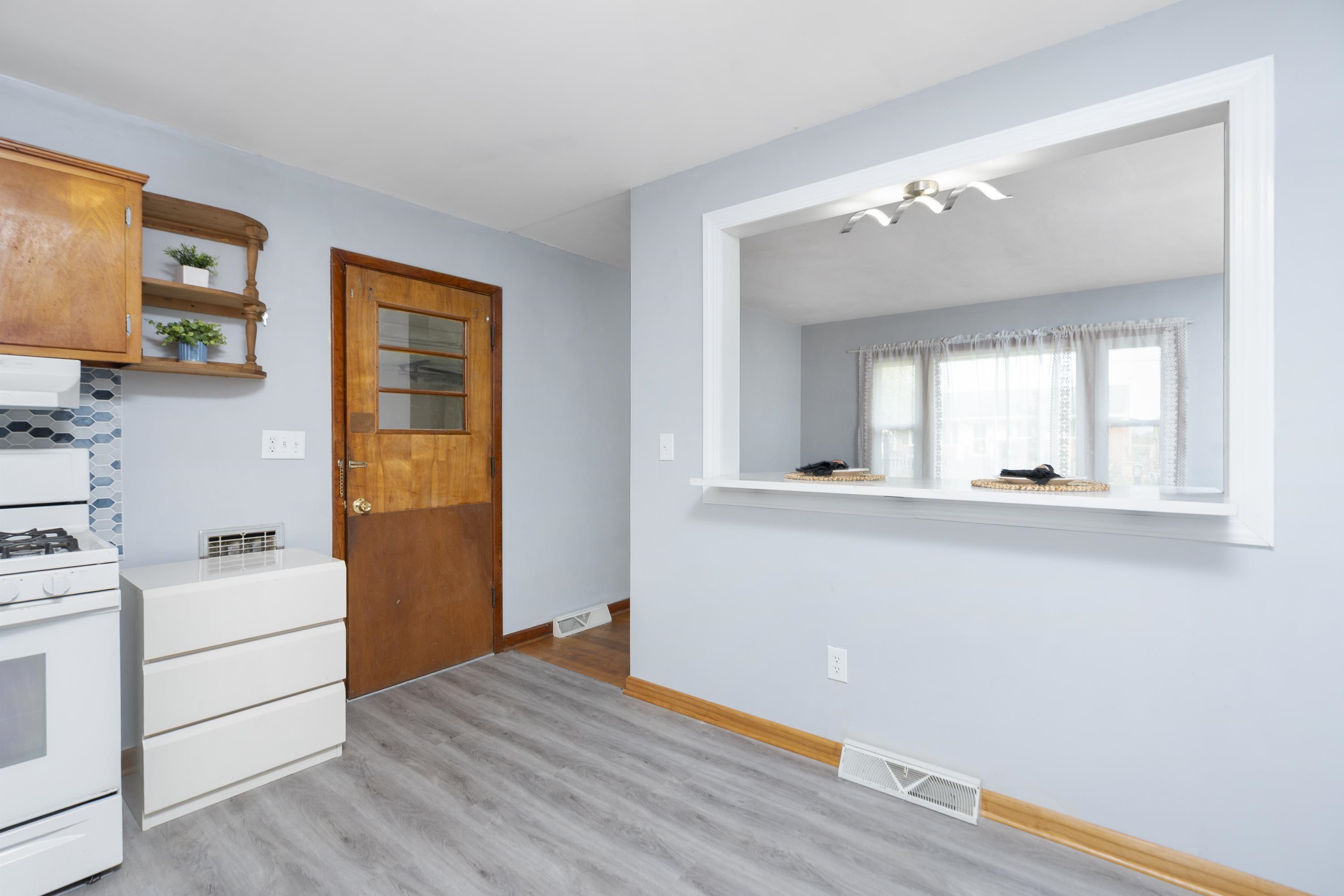 322 RIDGE RD, STAUNTON, Virginia 24401, 3 Bedrooms Bedrooms, ,1 BathroomBathrooms,Residential,322 RIDGE RD,670553 MLS # 670553 322 RIDGE RD, STAUNTON, Virginia 24401, 3 Bedrooms Bedrooms, ,1 BathroomBathrooms,Residential,322 RIDGE RD,670553 MLS # 670553