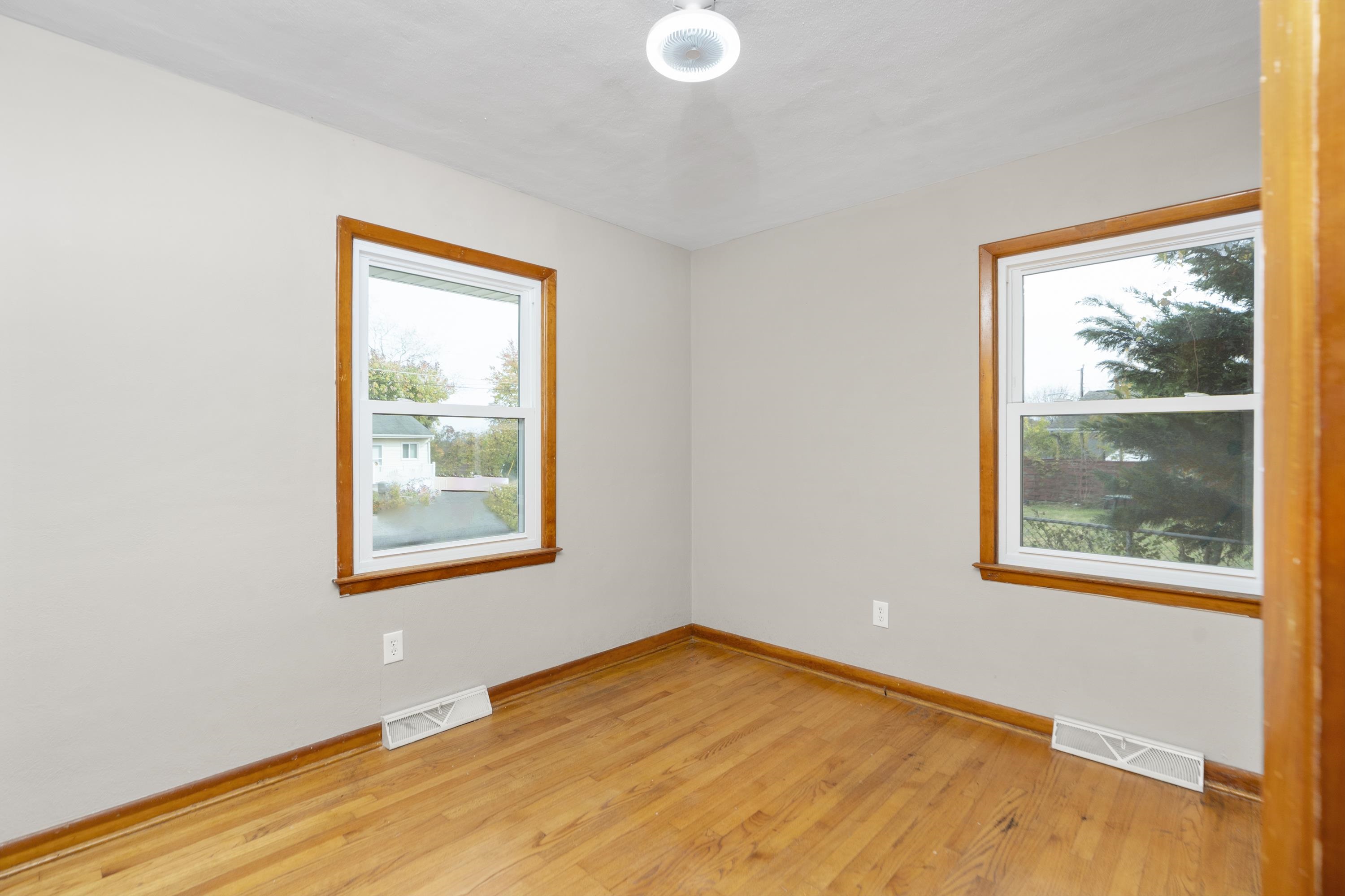 322 RIDGE RD, STAUNTON, Virginia 24401, 3 Bedrooms Bedrooms, ,1 BathroomBathrooms,Residential,322 RIDGE RD,670553 MLS # 670553 322 RIDGE RD, STAUNTON, Virginia 24401, 3 Bedrooms Bedrooms, ,1 BathroomBathrooms,Residential,322 RIDGE RD,670553 MLS # 670553