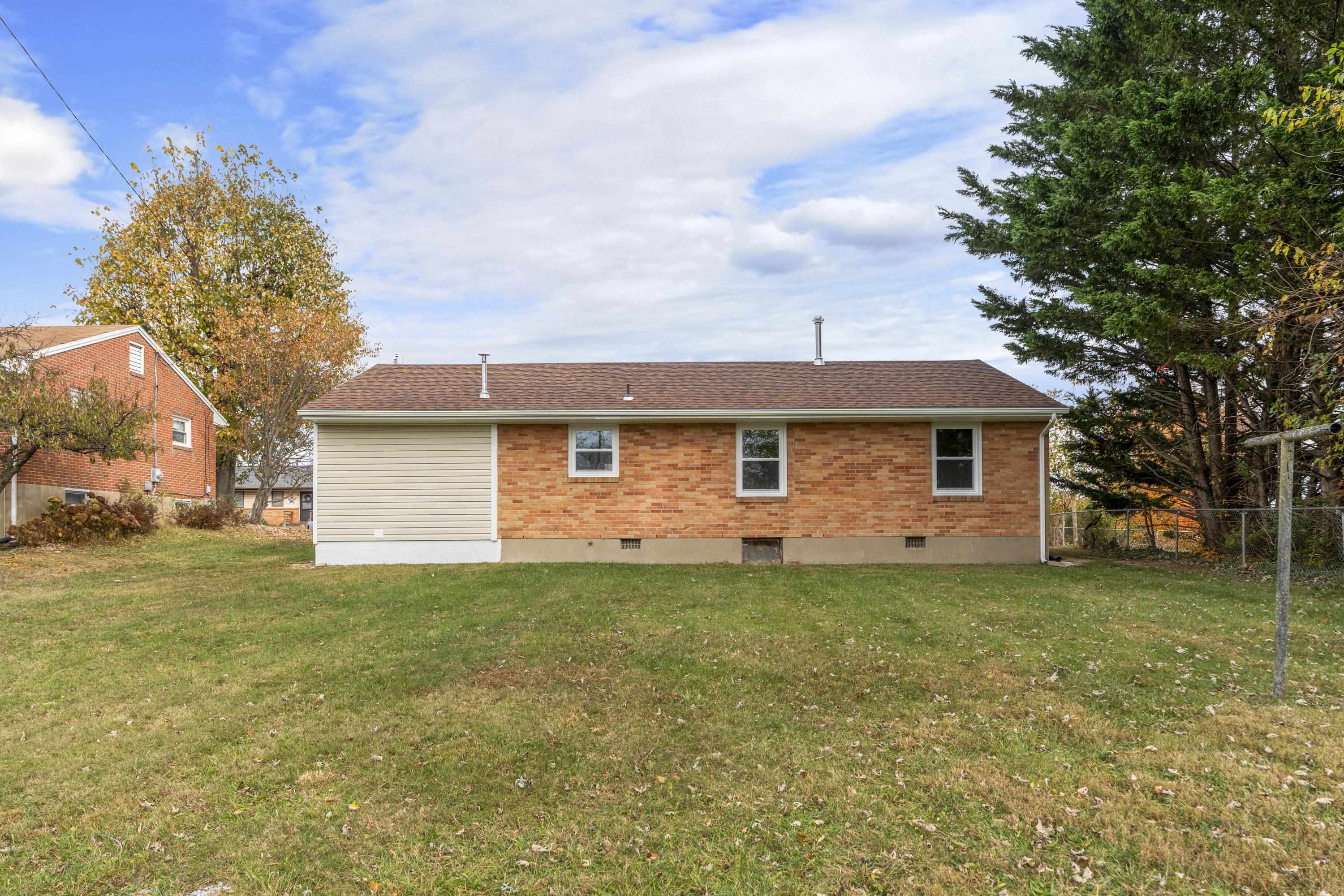 322 RIDGE RD, STAUNTON, Virginia 24401, 3 Bedrooms Bedrooms, ,1 BathroomBathrooms,Residential,322 RIDGE RD,670553 MLS # 670553 322 RIDGE RD, STAUNTON, Virginia 24401, 3 Bedrooms Bedrooms, ,1 BathroomBathrooms,Residential,322 RIDGE RD,670553 MLS # 670553