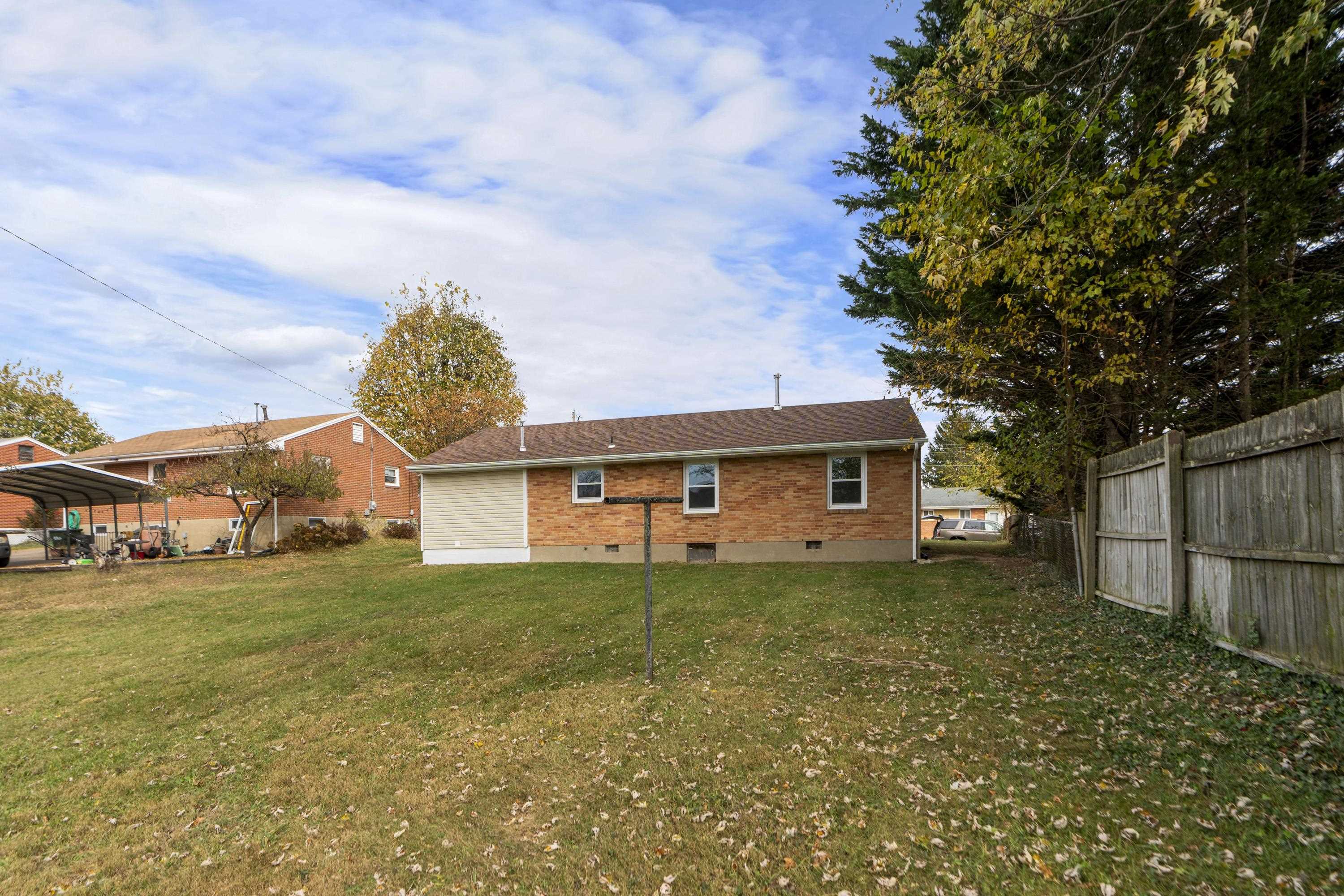 322 RIDGE RD, STAUNTON, Virginia 24401, 3 Bedrooms Bedrooms, ,1 BathroomBathrooms,Residential,322 RIDGE RD,670553 MLS # 670553 322 RIDGE RD, STAUNTON, Virginia 24401, 3 Bedrooms Bedrooms, ,1 BathroomBathrooms,Residential,322 RIDGE RD,670553 MLS # 670553