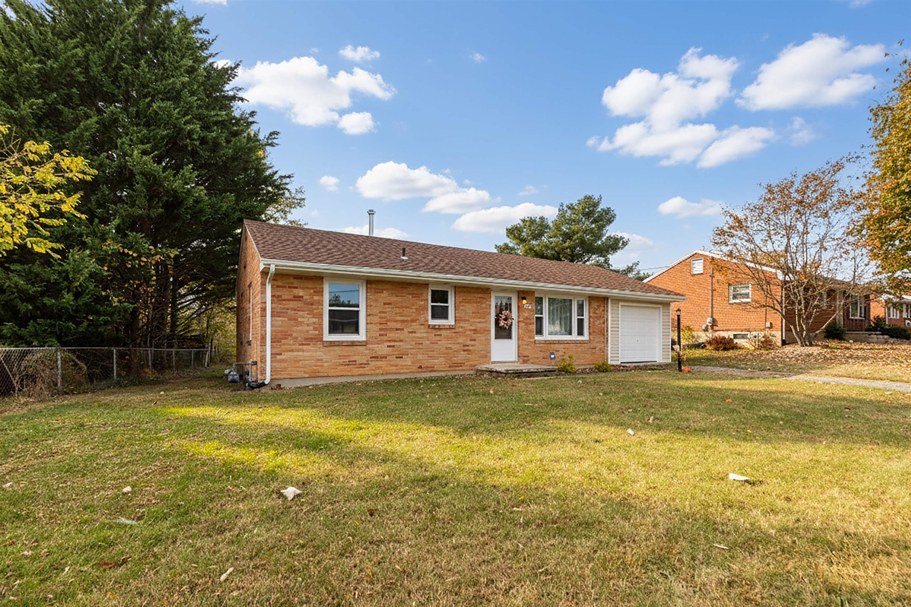 322 RIDGE RD, STAUNTON, Virginia 24401, 3 Bedrooms Bedrooms, ,1 BathroomBathrooms,Residential,322 RIDGE RD,670553 MLS # 670553 322 RIDGE RD, STAUNTON, Virginia 24401, 3 Bedrooms Bedrooms, ,1 BathroomBathrooms,Residential,322 RIDGE RD,670553 MLS # 670553