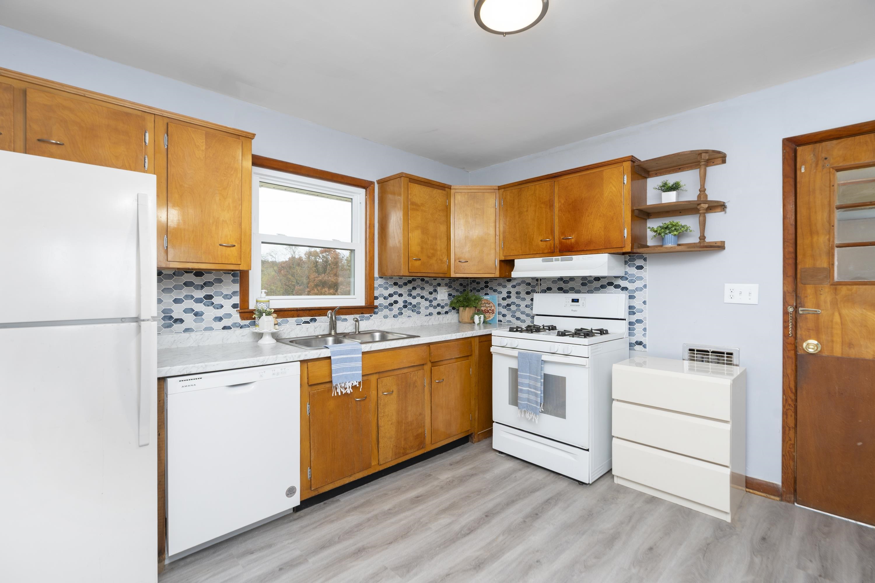 322 RIDGE RD, STAUNTON, Virginia 24401, 3 Bedrooms Bedrooms, ,1 BathroomBathrooms,Residential,322 RIDGE RD,670553 MLS # 670553 322 RIDGE RD, STAUNTON, Virginia 24401, 3 Bedrooms Bedrooms, ,1 BathroomBathrooms,Residential,322 RIDGE RD,670553 MLS # 670553