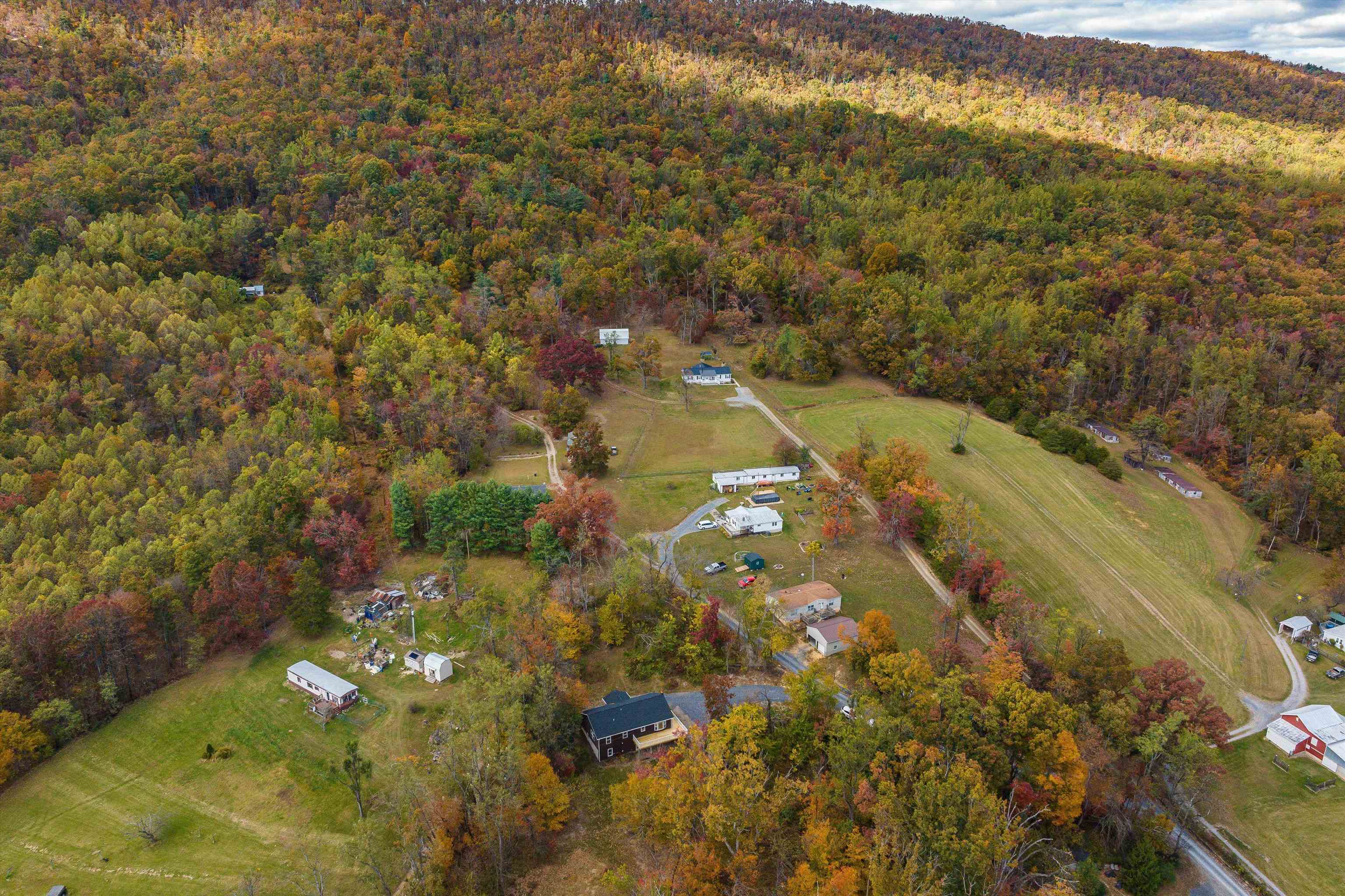 8499 COPPERHEAD RD, SINGERS GLEN, Virginia 22830, 4 Bedrooms Bedrooms, ,3 BathroomsBathrooms,Residential,8499 COPPERHEAD RD,670554 MLS # 670554 8499 COPPERHEAD RD, SINGERS GLEN, Virginia 22830, 4 Bedrooms Bedrooms, ,3 BathroomsBathrooms,Residential,8499 COPPERHEAD RD,670554 MLS # 670554