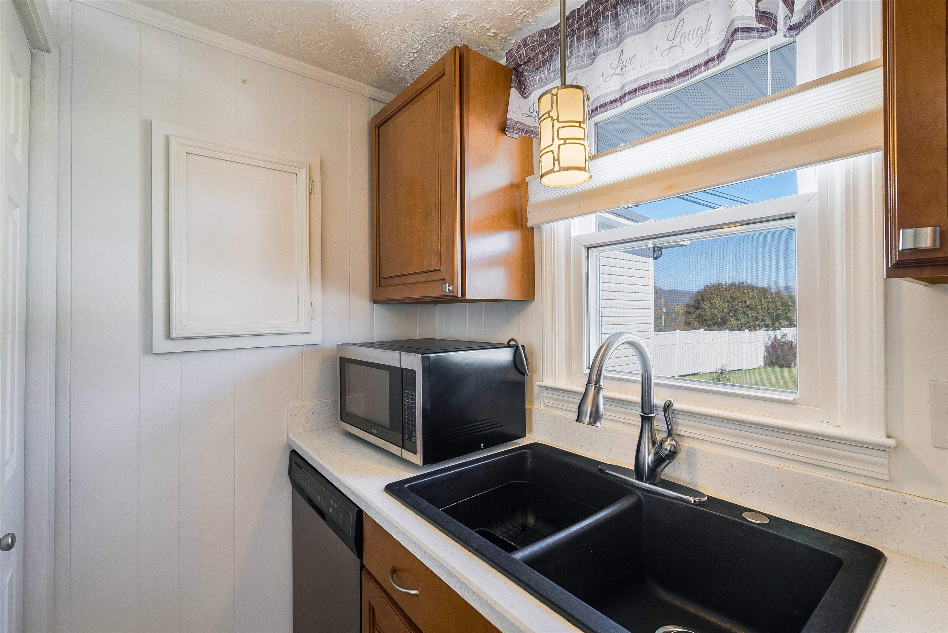 311 WILLIAMS AVE, SHENANDOAH, Virginia 22849, 3 Bedrooms Bedrooms, ,1 BathroomBathrooms,Residential,Move in ready ranch!,311 WILLIAMS AVE,670560 MLS # 670560 311 WILLIAMS AVE, SHENANDOAH, Virginia 22849, 3 Bedrooms Bedrooms, ,1 BathroomBathrooms,Residential,Move in ready ranch!,311 WILLIAMS AVE,670560 MLS # 670560