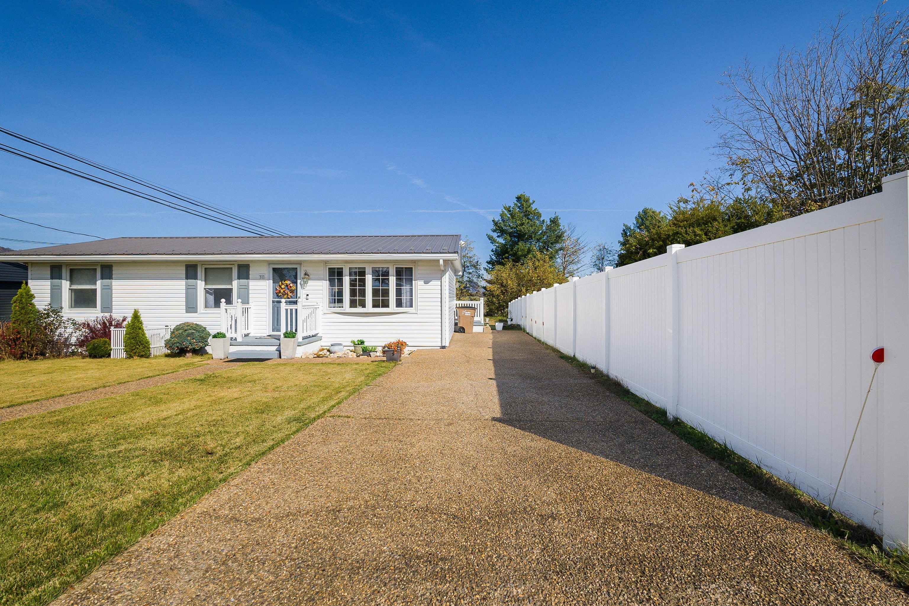 311 WILLIAMS AVE, SHENANDOAH, Virginia 22849, 3 Bedrooms Bedrooms, ,1 BathroomBathrooms,Residential,Move in ready ranch!,311 WILLIAMS AVE,670560 MLS # 670560 311 WILLIAMS AVE, SHENANDOAH, Virginia 22849, 3 Bedrooms Bedrooms, ,1 BathroomBathrooms,Residential,Move in ready ranch!,311 WILLIAMS AVE,670560 MLS # 670560