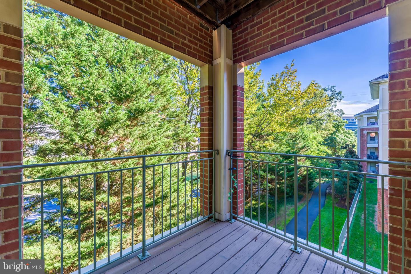 1855 STRATFORD PARK PL #303, RESTON, Virginia 20190, 2 Bedrooms Bedrooms, ,2 BathroomsBathrooms,Residential,For sale,1855 STRATFORD PARK PL #303,VAFX2264912 MLS # VAFX2264912 1855 STRATFORD PARK PL #303, RESTON, Virginia 20190, 2 Bedrooms Bedrooms, ,2 BathroomsBathrooms,Residential,For sale,1855 STRATFORD PARK PL #303,VAFX2264912 MLS # VAFX2264912