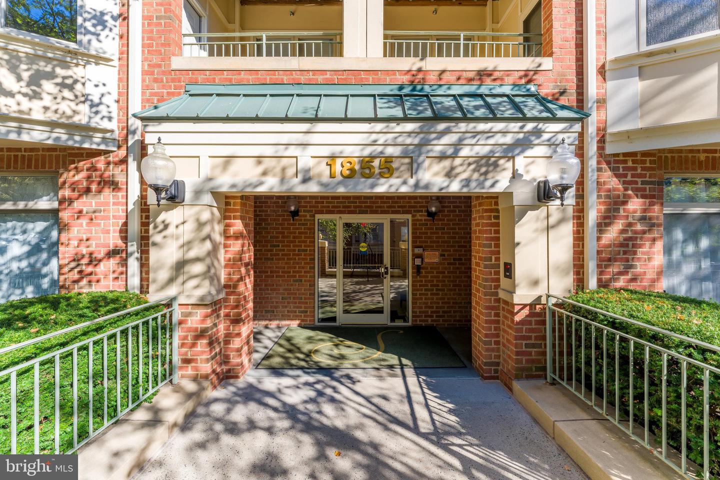 1855 STRATFORD PARK PL #303, RESTON, Virginia 20190, 2 Bedrooms Bedrooms, ,2 BathroomsBathrooms,Residential,For sale,1855 STRATFORD PARK PL #303,VAFX2264912 MLS # VAFX2264912 1855 STRATFORD PARK PL #303, RESTON, Virginia 20190, 2 Bedrooms Bedrooms, ,2 BathroomsBathrooms,Residential,For sale,1855 STRATFORD PARK PL #303,VAFX2264912 MLS # VAFX2264912