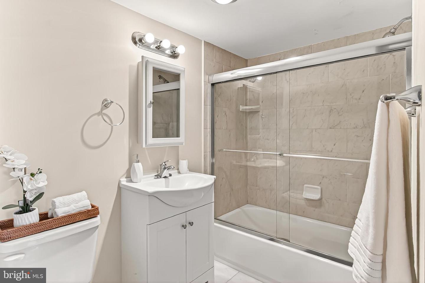 501 SLATERS LN #513, ALEXANDRIA, Virginia 22314, 1 Bedroom Bedrooms, ,1 BathroomBathrooms,Residential,For sale,501 SLATERS LN #513,VAAX2049938 MLS # VAAX2049938