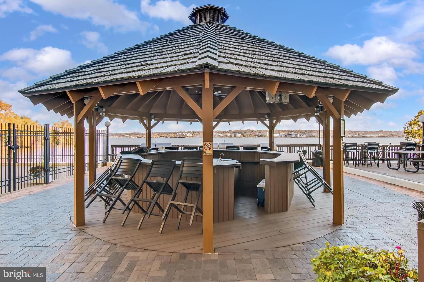 501 SLATERS LN #513, ALEXANDRIA, Virginia 22314, 1 Bedroom Bedrooms, ,1 BathroomBathrooms,Residential,For sale,501 SLATERS LN #513,VAAX2049938 MLS # VAAX2049938