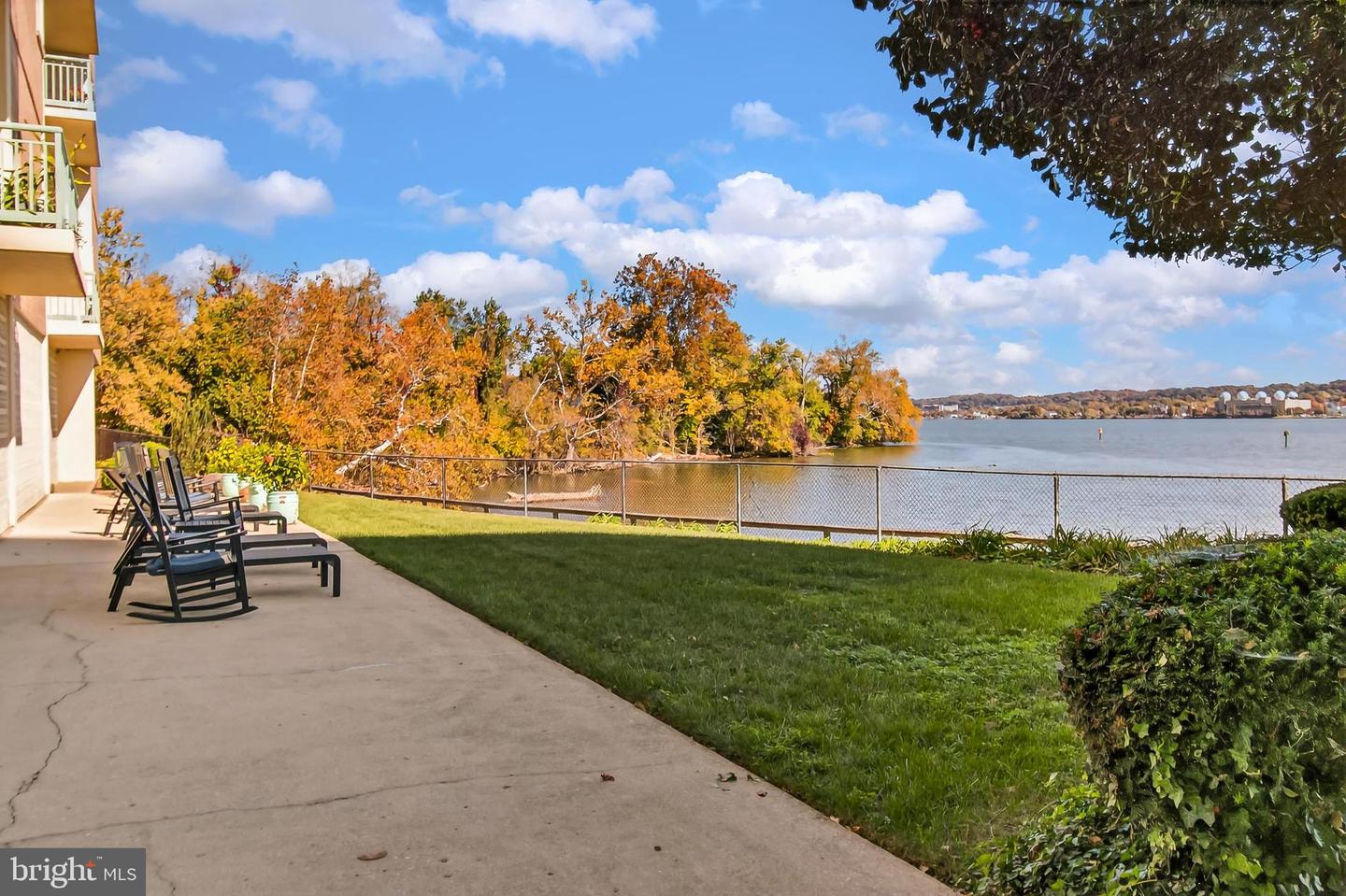 501 SLATERS LN #513, ALEXANDRIA, Virginia 22314, 1 Bedroom Bedrooms, ,1 BathroomBathrooms,Residential,For sale,501 SLATERS LN #513,VAAX2049938 MLS # VAAX2049938