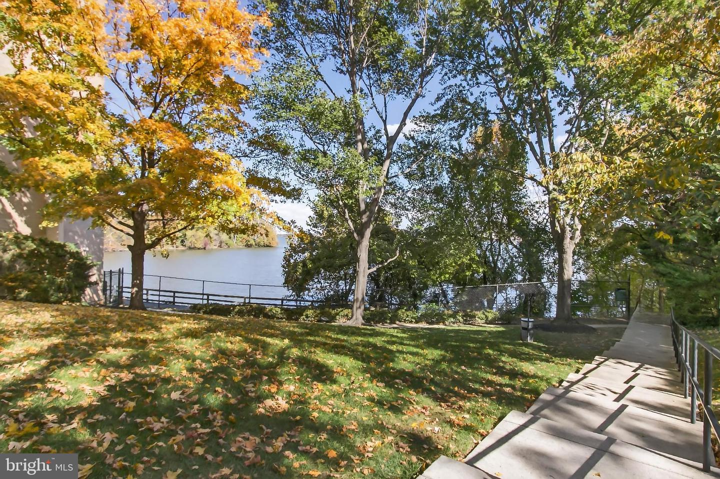 501 SLATERS LN #513, ALEXANDRIA, Virginia 22314, 1 Bedroom Bedrooms, ,1 BathroomBathrooms,Residential,For sale,501 SLATERS LN #513,VAAX2049938 MLS # VAAX2049938