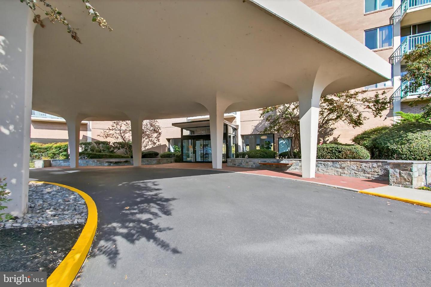 501 SLATERS LN #513, ALEXANDRIA, Virginia 22314, 1 Bedroom Bedrooms, ,1 BathroomBathrooms,Residential,For sale,501 SLATERS LN #513,VAAX2049938 MLS # VAAX2049938