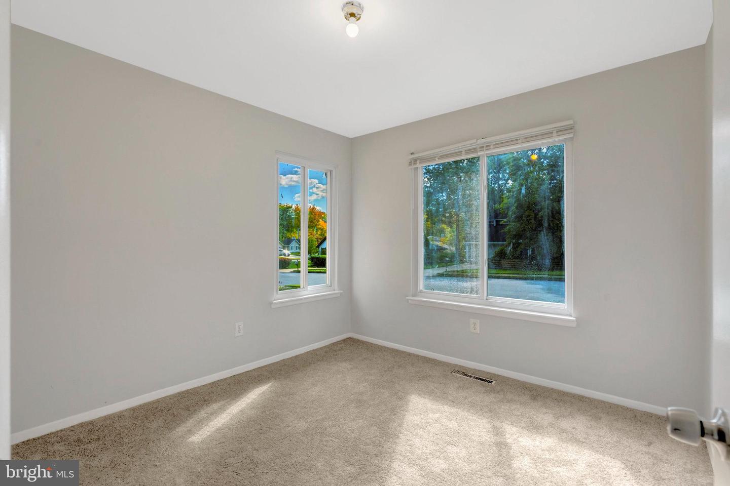 10412 PEARL ST, FAIRFAX, Virginia 22032, 4 Bedrooms Bedrooms, ,3 BathroomsBathrooms,Residential,For sale,10412 PEARL ST,VAFX2273230 MLS # VAFX2273230 10412 PEARL ST, FAIRFAX, Virginia 22032, 4 Bedrooms Bedrooms, ,3 BathroomsBathrooms,Residential,For sale,10412 PEARL ST,VAFX2273230 MLS # VAFX2273230