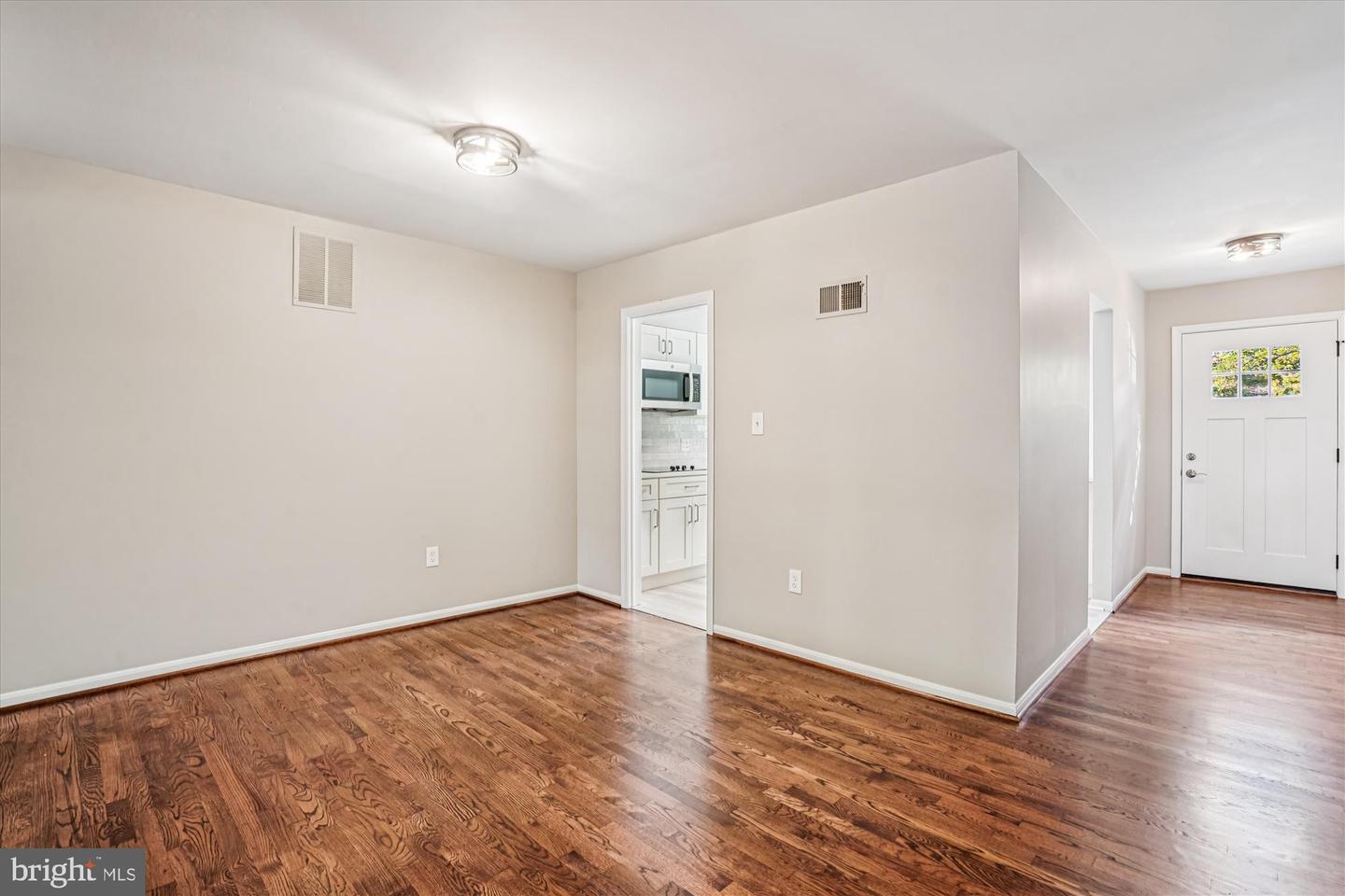 7422 CHUMMLEY CT, FALLS CHURCH, Virginia 22043, 3 Bedrooms Bedrooms, ,3 BathroomsBathrooms,Residential,For sale,7422 CHUMMLEY CT,VAFX2273956 MLS # VAFX2273956 7422 CHUMMLEY CT, FALLS CHURCH, Virginia 22043, 3 Bedrooms Bedrooms, ,3 BathroomsBathrooms,Residential,For sale,7422 CHUMMLEY CT,VAFX2273956 MLS # VAFX2273956