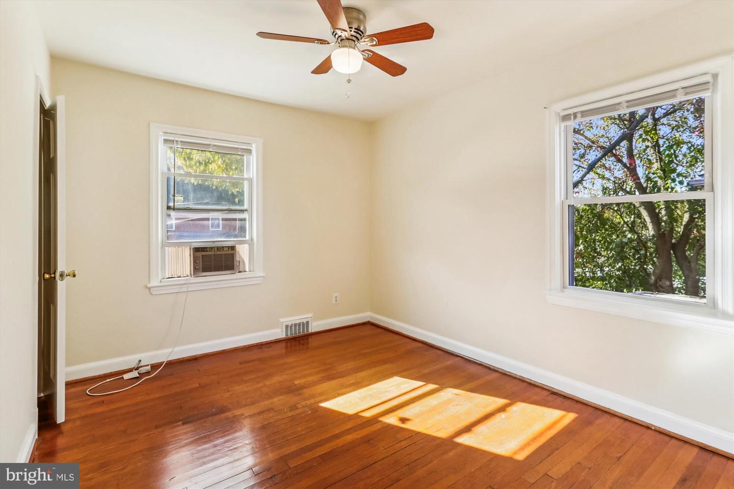 1348 UNDERWOOD ST NW, WASHINGTON, District Of Columbia 20012, 4 Bedrooms Bedrooms, ,3 BathroomsBathrooms,Residential,For sale,1348 UNDERWOOD ST NW,DCDC2227028 MLS # DCDC2227028 1348 UNDERWOOD ST NW, WASHINGTON, District Of Columbia 20012, 4 Bedrooms Bedrooms, ,3 BathroomsBathrooms,Residential,For sale,1348 UNDERWOOD ST NW,DCDC2227028 MLS # DCDC2227028