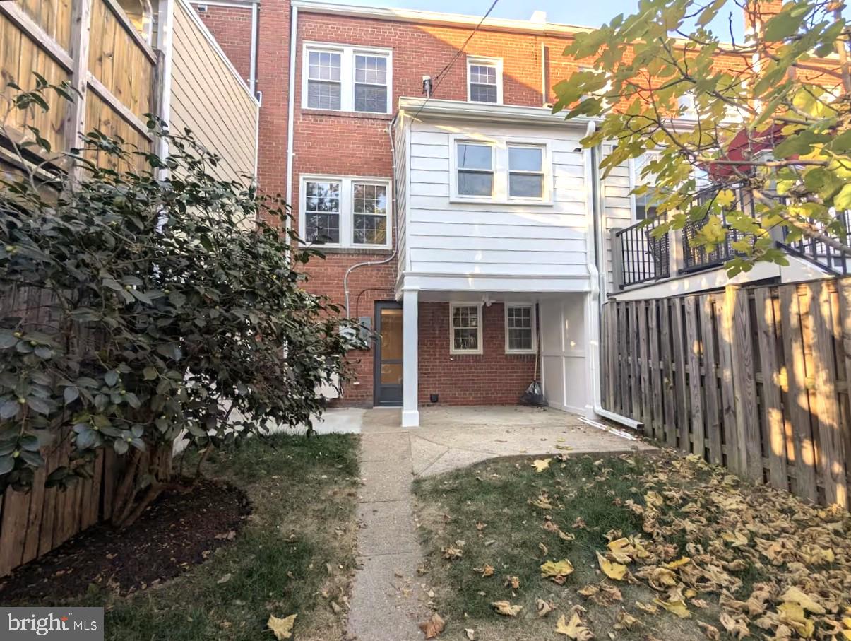 11 E LINDEN ST, ALEXANDRIA, Virginia 22301, 2 Bedrooms Bedrooms, ,2 BathroomsBathrooms,Residential,For sale,11 E LINDEN ST,VAAX2050848 MLS # VAAX2050848 11 E LINDEN ST, ALEXANDRIA, Virginia 22301, 2 Bedrooms Bedrooms, ,2 BathroomsBathrooms,Residential,For sale,11 E LINDEN ST,VAAX2050848 MLS # VAAX2050848