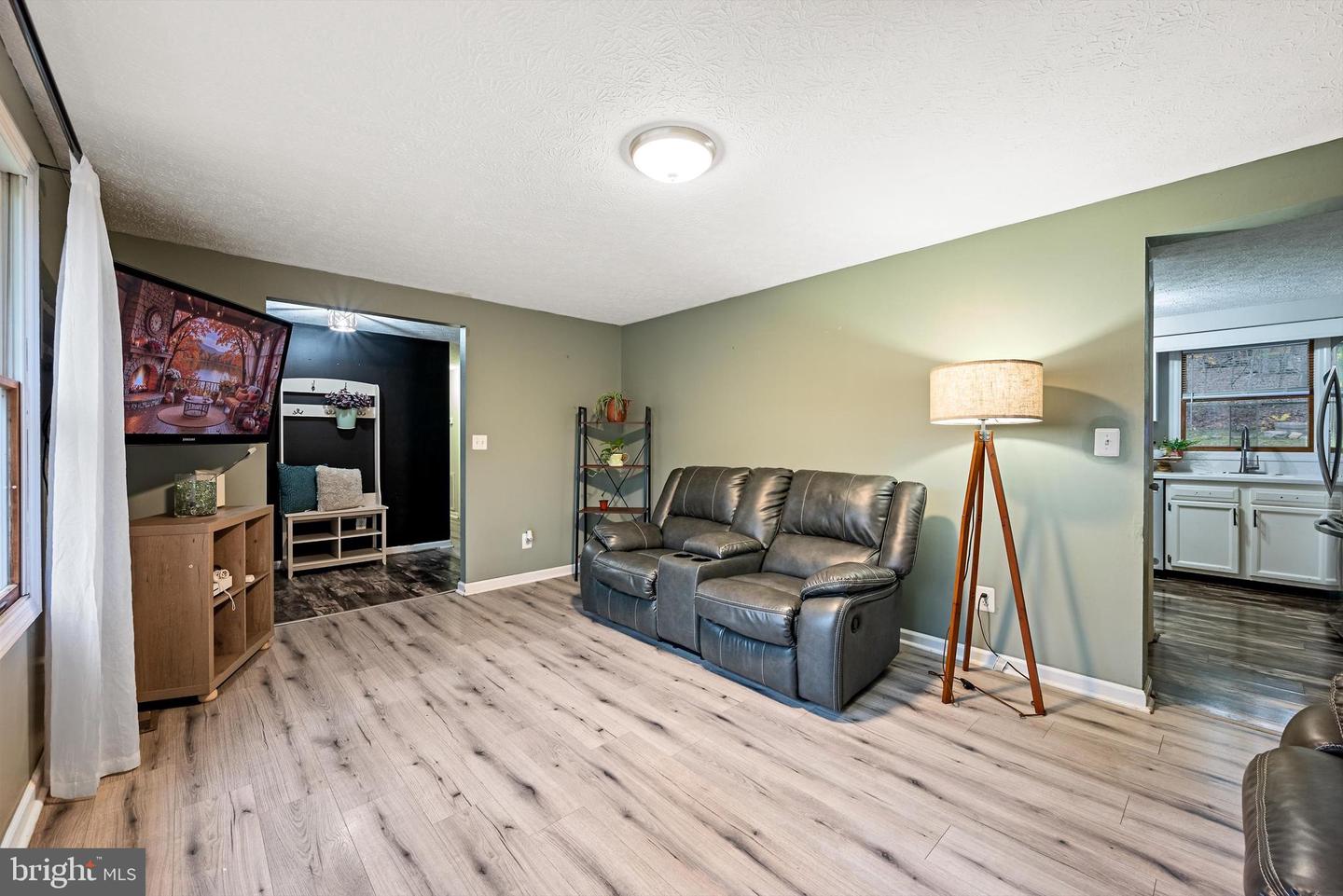 451 LAKESIDE DR, FRONT ROYAL, Virginia 22630, 5 Bedrooms Bedrooms, ,2 BathroomsBathrooms,Residential,For sale,451 LAKESIDE DR,VAWR2012604 MLS # VAWR2012604 451 LAKESIDE DR, FRONT ROYAL, Virginia 22630, 5 Bedrooms Bedrooms, ,2 BathroomsBathrooms,Residential,For sale,451 LAKESIDE DR,VAWR2012604 MLS # VAWR2012604