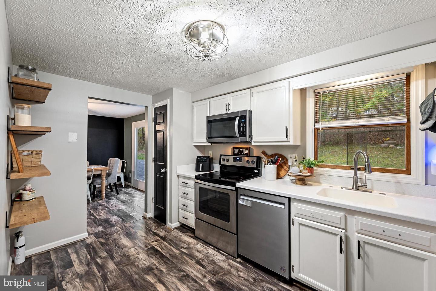 451 LAKESIDE DR, FRONT ROYAL, Virginia 22630, 5 Bedrooms Bedrooms, ,2 BathroomsBathrooms,Residential,For sale,451 LAKESIDE DR,VAWR2012604 MLS # VAWR2012604 451 LAKESIDE DR, FRONT ROYAL, Virginia 22630, 5 Bedrooms Bedrooms, ,2 BathroomsBathrooms,Residential,For sale,451 LAKESIDE DR,VAWR2012604 MLS # VAWR2012604