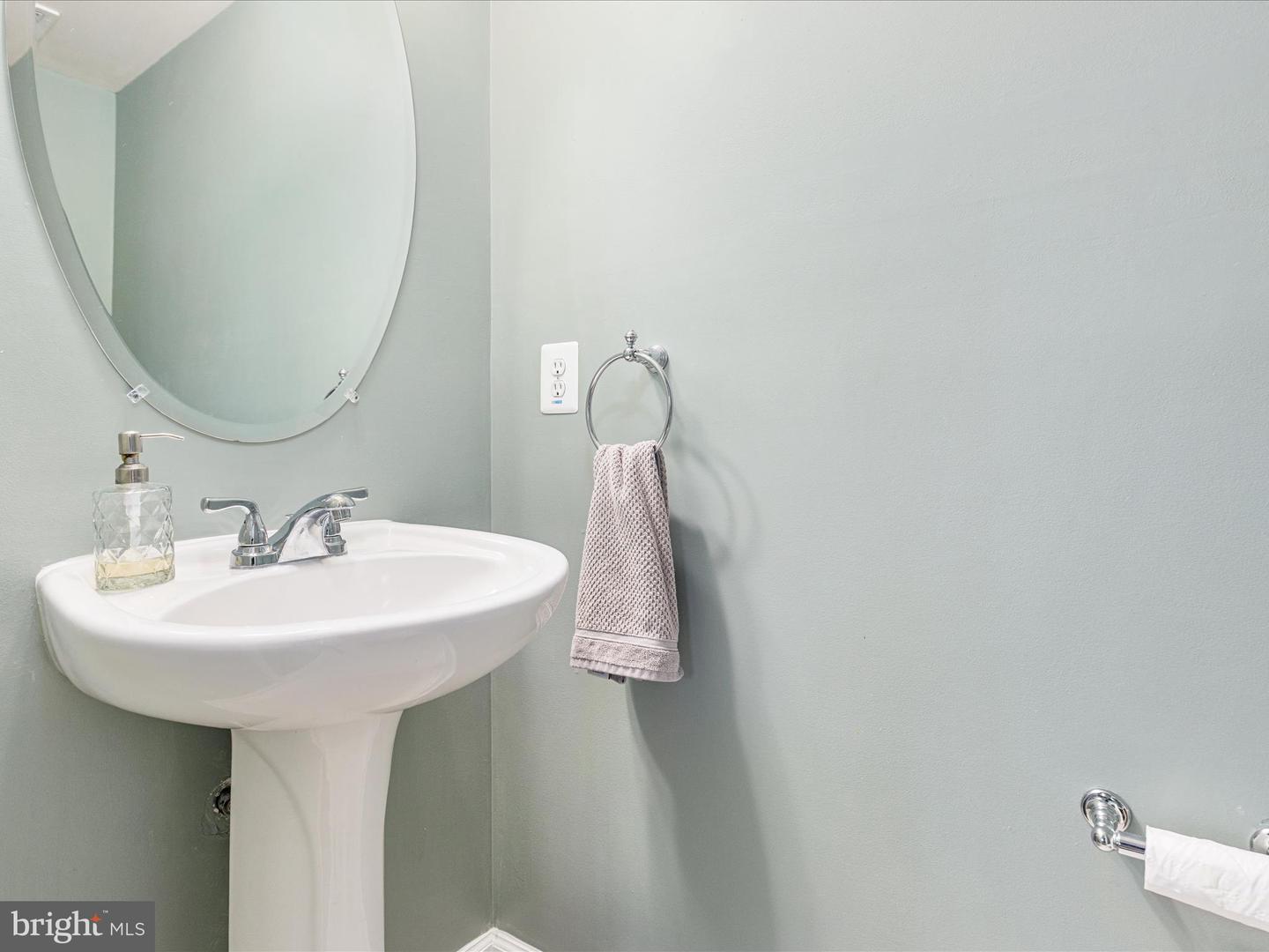 42533 MAGELLAN SQ, BRAMBLETON, Virginia 20148, 3 Bedrooms Bedrooms, ,2 BathroomsBathrooms,Residential,For sale,42533 MAGELLAN SQ,VALO2109420 MLS # VALO2109420 42533 MAGELLAN SQ, BRAMBLETON, Virginia 20148, 3 Bedrooms Bedrooms, ,2 BathroomsBathrooms,Residential,For sale,42533 MAGELLAN SQ,VALO2109420 MLS # VALO2109420