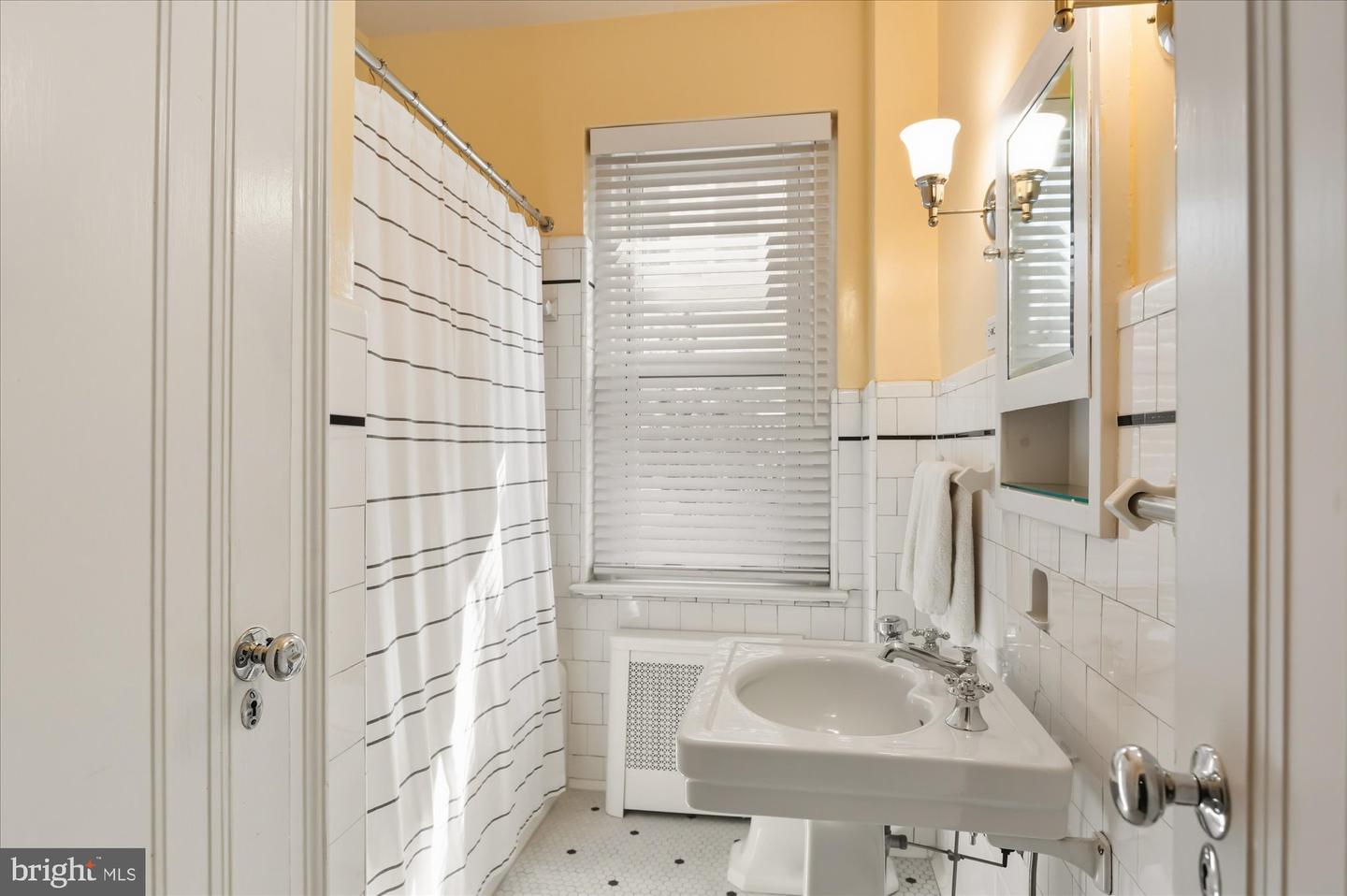 2101 CONNECTICUT AVE NW #53, WASHINGTON, District Of Columbia 20008, 3 Bedrooms Bedrooms, ,2 BathroomsBathrooms,Residential,For sale,2101 CONNECTICUT AVE NW #53,DCDC2228408 MLS # DCDC2228408