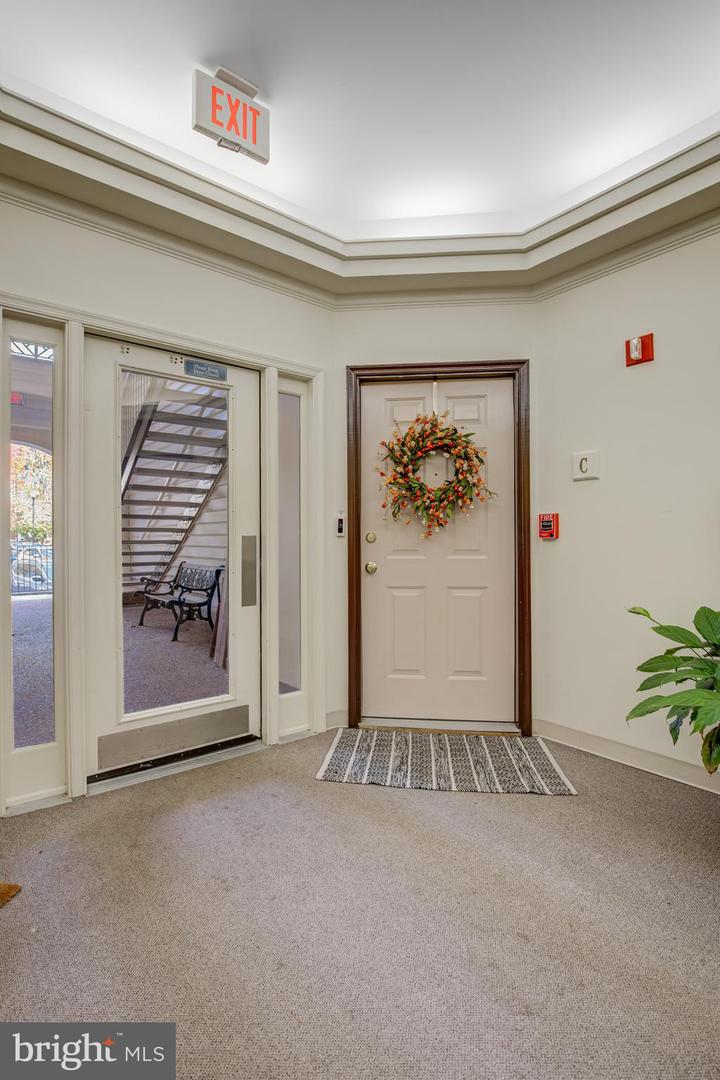 7708-C HAYNES POINT WAY #9C, ALEXANDRIA, Virginia 22315, 3 Bedrooms Bedrooms, ,2 BathroomsBathrooms,Residential,For sale,7708-C HAYNES POINT WAY #9C,VAFX2275852 MLS # VAFX2275852 7708-C HAYNES POINT WAY #9C, ALEXANDRIA, Virginia 22315, 3 Bedrooms Bedrooms, ,2 BathroomsBathrooms,Residential,For sale,7708-C HAYNES POINT WAY #9C,VAFX2275852 MLS # VAFX2275852