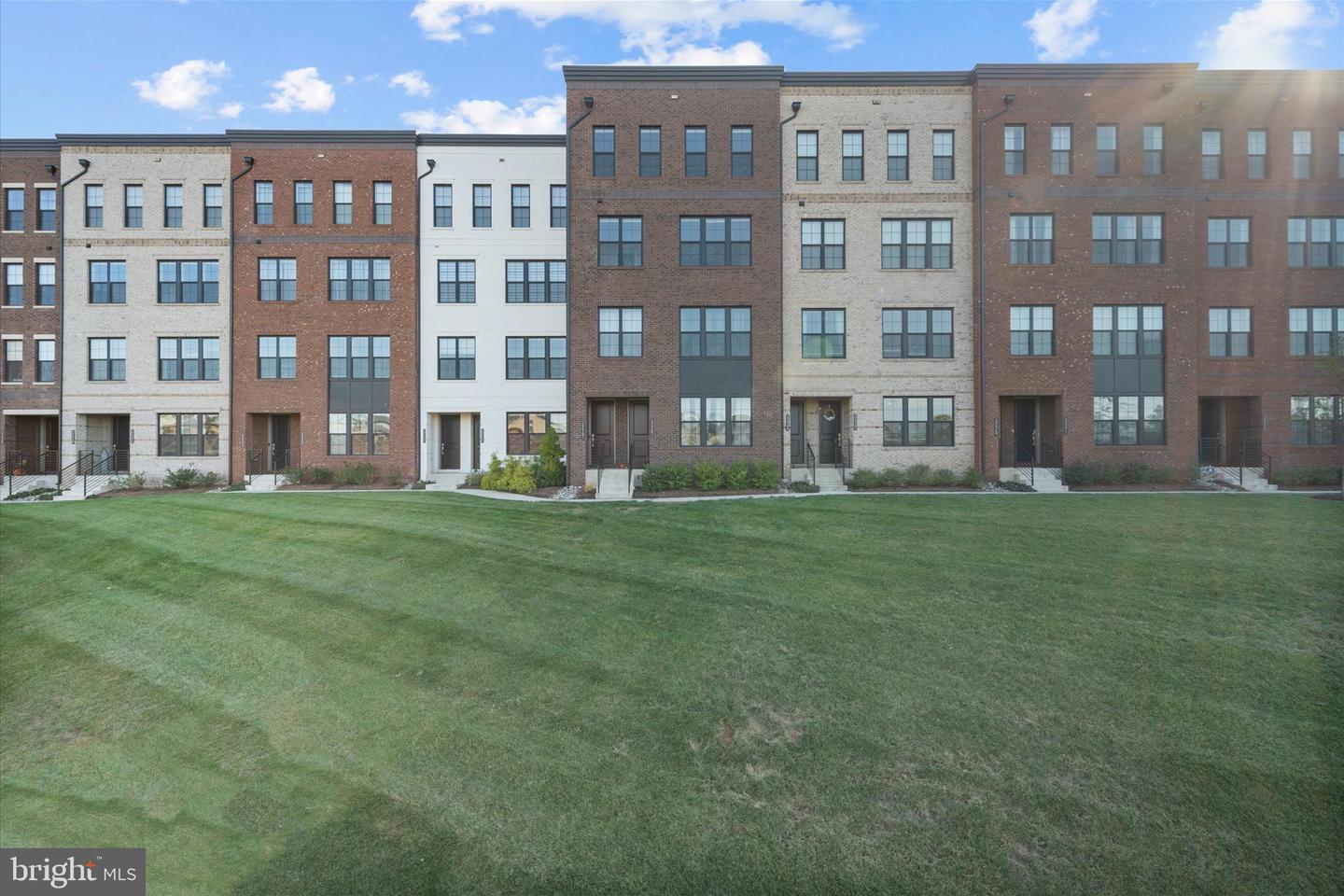 22361 ROANOKE RISE TER, ASHBURN, Virginia 20148, 3 Bedrooms Bedrooms, ,2 BathroomsBathrooms,Residential,For sale,22361 ROANOKE RISE TER,VALO2109518 MLS # VALO2109518 22361 ROANOKE RISE TER, ASHBURN, Virginia 20148, 3 Bedrooms Bedrooms, ,2 BathroomsBathrooms,Residential,For sale,22361 ROANOKE RISE TER,VALO2109518 MLS # VALO2109518