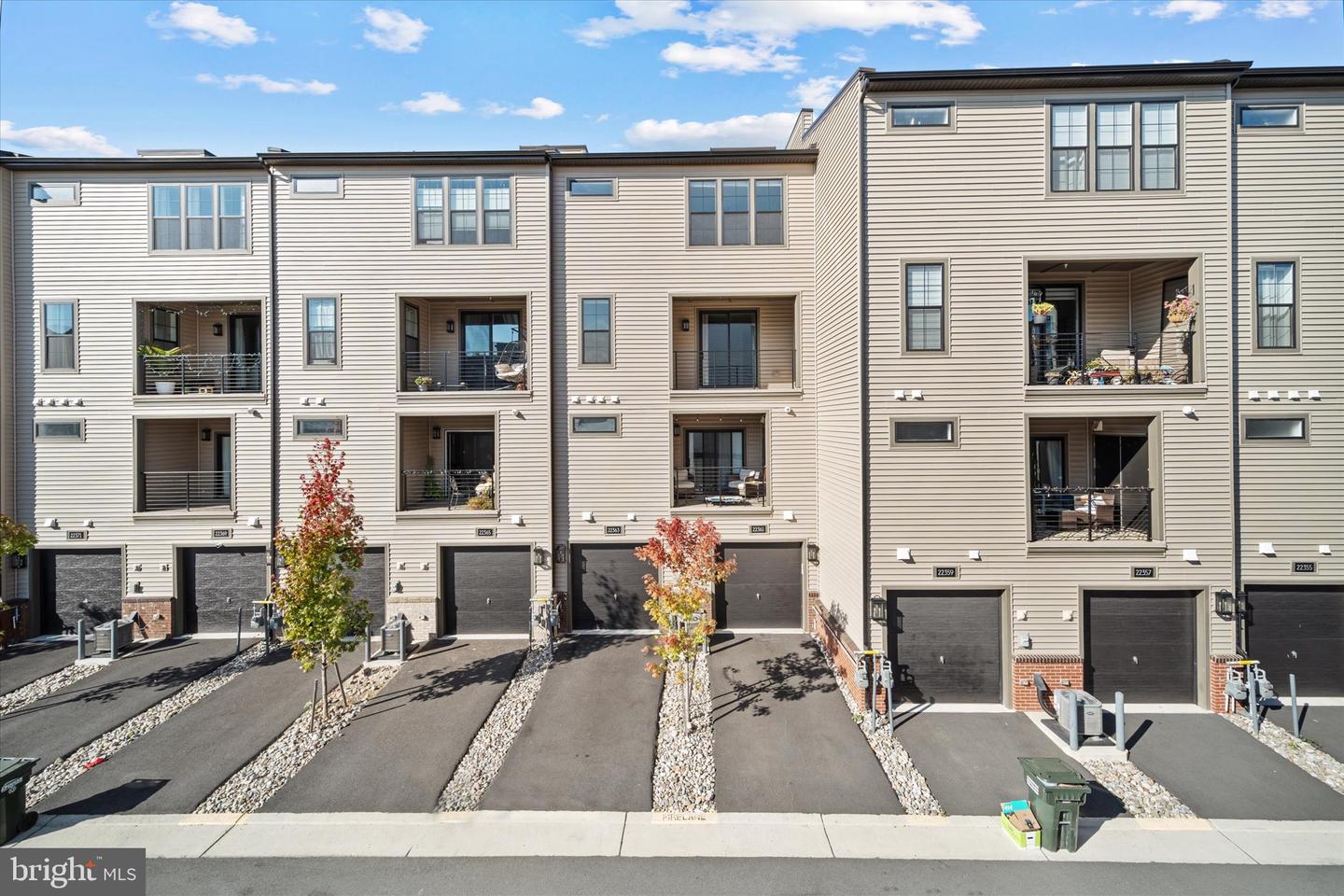 22361 ROANOKE RISE TER, ASHBURN, Virginia 20148, 3 Bedrooms Bedrooms, ,2 BathroomsBathrooms,Residential,For sale,22361 ROANOKE RISE TER,VALO2109518 MLS # VALO2109518 22361 ROANOKE RISE TER, ASHBURN, Virginia 20148, 3 Bedrooms Bedrooms, ,2 BathroomsBathrooms,Residential,For sale,22361 ROANOKE RISE TER,VALO2109518 MLS # VALO2109518