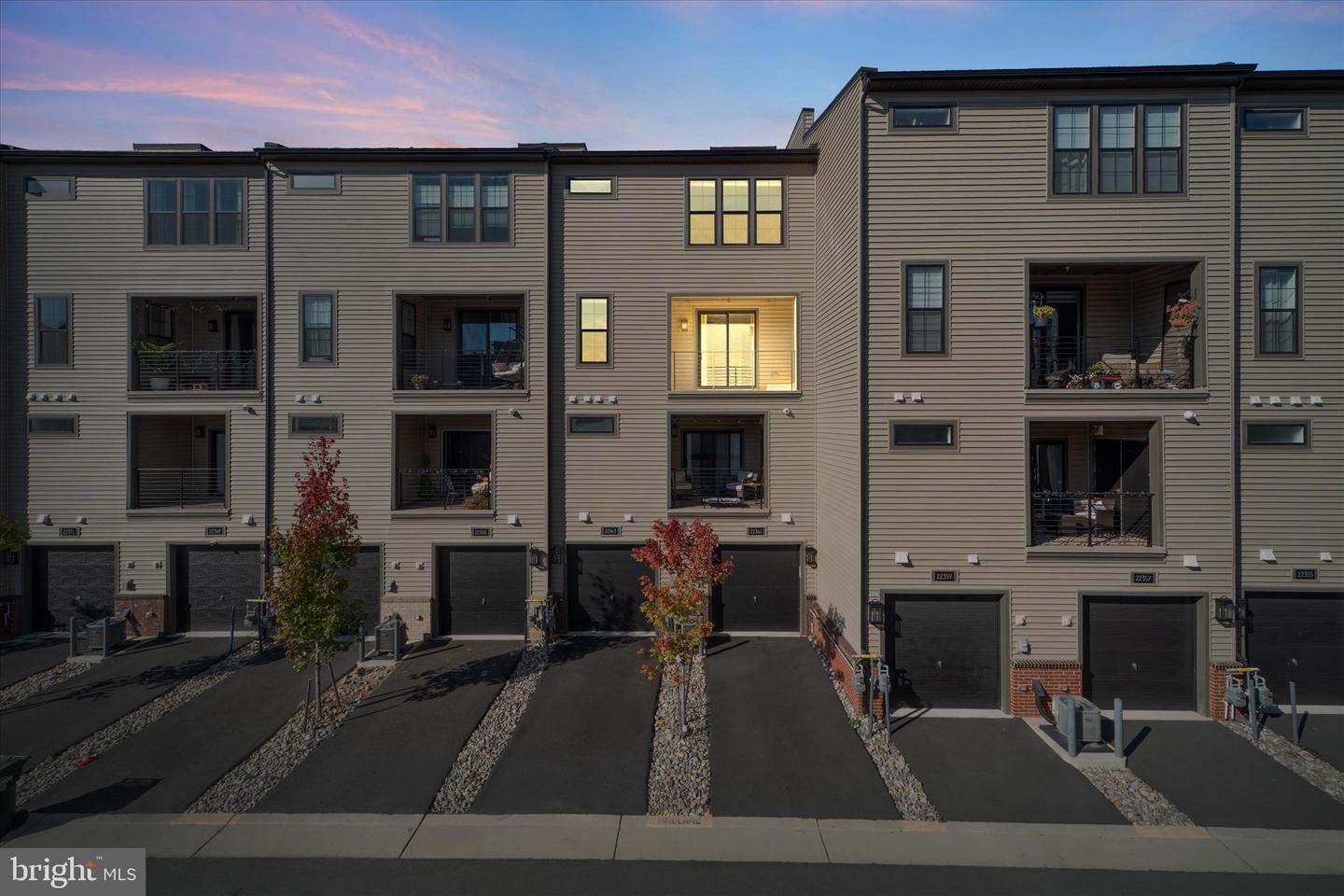 22361 ROANOKE RISE TER, ASHBURN, Virginia 20148, 3 Bedrooms Bedrooms, ,2 BathroomsBathrooms,Residential,For sale,22361 ROANOKE RISE TER,VALO2109518 MLS # VALO2109518 22361 ROANOKE RISE TER, ASHBURN, Virginia 20148, 3 Bedrooms Bedrooms, ,2 BathroomsBathrooms,Residential,For sale,22361 ROANOKE RISE TER,VALO2109518 MLS # VALO2109518