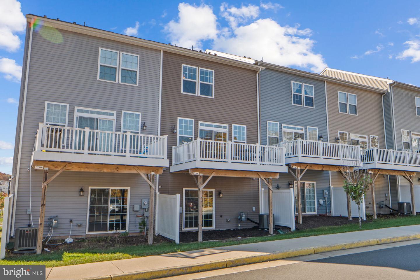 15288 WESTHAM CT, HAYMARKET, Virginia 20169, 3 Bedrooms Bedrooms, ,3 BathroomsBathrooms,Residential,For sale,15288 WESTHAM CT,VAPW2106638 MLS # VAPW2106638 15288 WESTHAM CT, HAYMARKET, Virginia 20169, 3 Bedrooms Bedrooms, ,3 BathroomsBathrooms,Residential,For sale,15288 WESTHAM CT,VAPW2106638 MLS # VAPW2106638