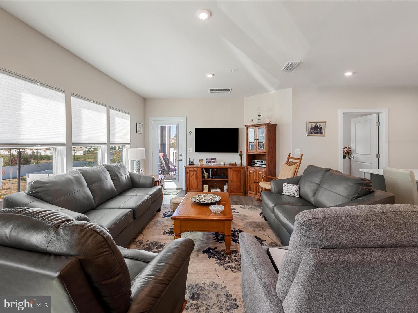 151 MCCORMICK CIR #201, WINCHESTER, Virginia 22602, 2 Bedrooms Bedrooms, ,2 BathroomsBathrooms,Residential,For sale,151 MCCORMICK CIR #201,VAFV2037732 MLS # VAFV2037732 151 MCCORMICK CIR #201, WINCHESTER, Virginia 22602, 2 Bedrooms Bedrooms, ,2 BathroomsBathrooms,Residential,For sale,151 MCCORMICK CIR #201,VAFV2037732 MLS # VAFV2037732