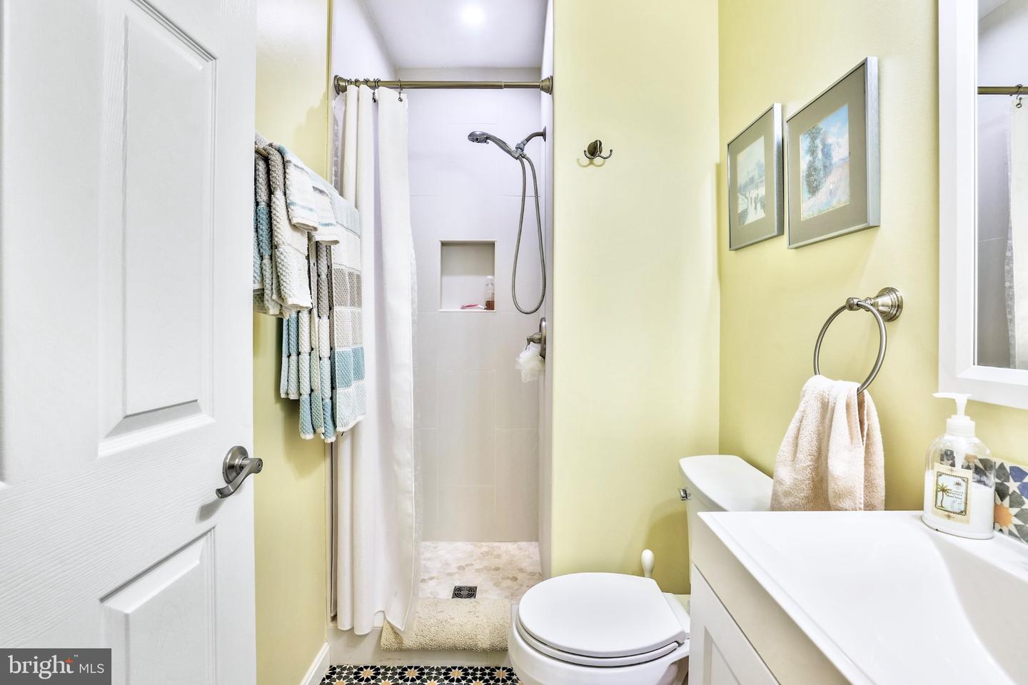 13026 COBBLE LN, CLIFTON, Virginia 20124, 3 Bedrooms Bedrooms, 16 Rooms Rooms,3 BathroomsBathrooms,Residential,For sale,13026 COBBLE LN,VAFX2276790 MLS # VAFX2276790 13026 COBBLE LN, CLIFTON, Virginia 20124, 3 Bedrooms Bedrooms, 16 Rooms Rooms,3 BathroomsBathrooms,Residential,For sale,13026 COBBLE LN,VAFX2276790 MLS # VAFX2276790