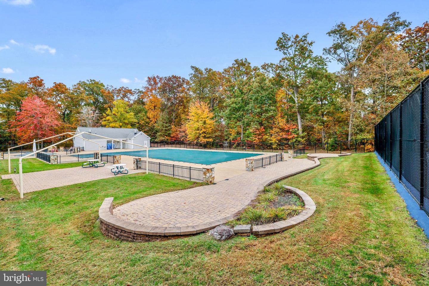 13026 COBBLE LN, CLIFTON, Virginia 20124, 3 Bedrooms Bedrooms, 16 Rooms Rooms,3 BathroomsBathrooms,Residential,For sale,13026 COBBLE LN,VAFX2276790 MLS # VAFX2276790 13026 COBBLE LN, CLIFTON, Virginia 20124, 3 Bedrooms Bedrooms, 16 Rooms Rooms,3 BathroomsBathrooms,Residential,For sale,13026 COBBLE LN,VAFX2276790 MLS # VAFX2276790