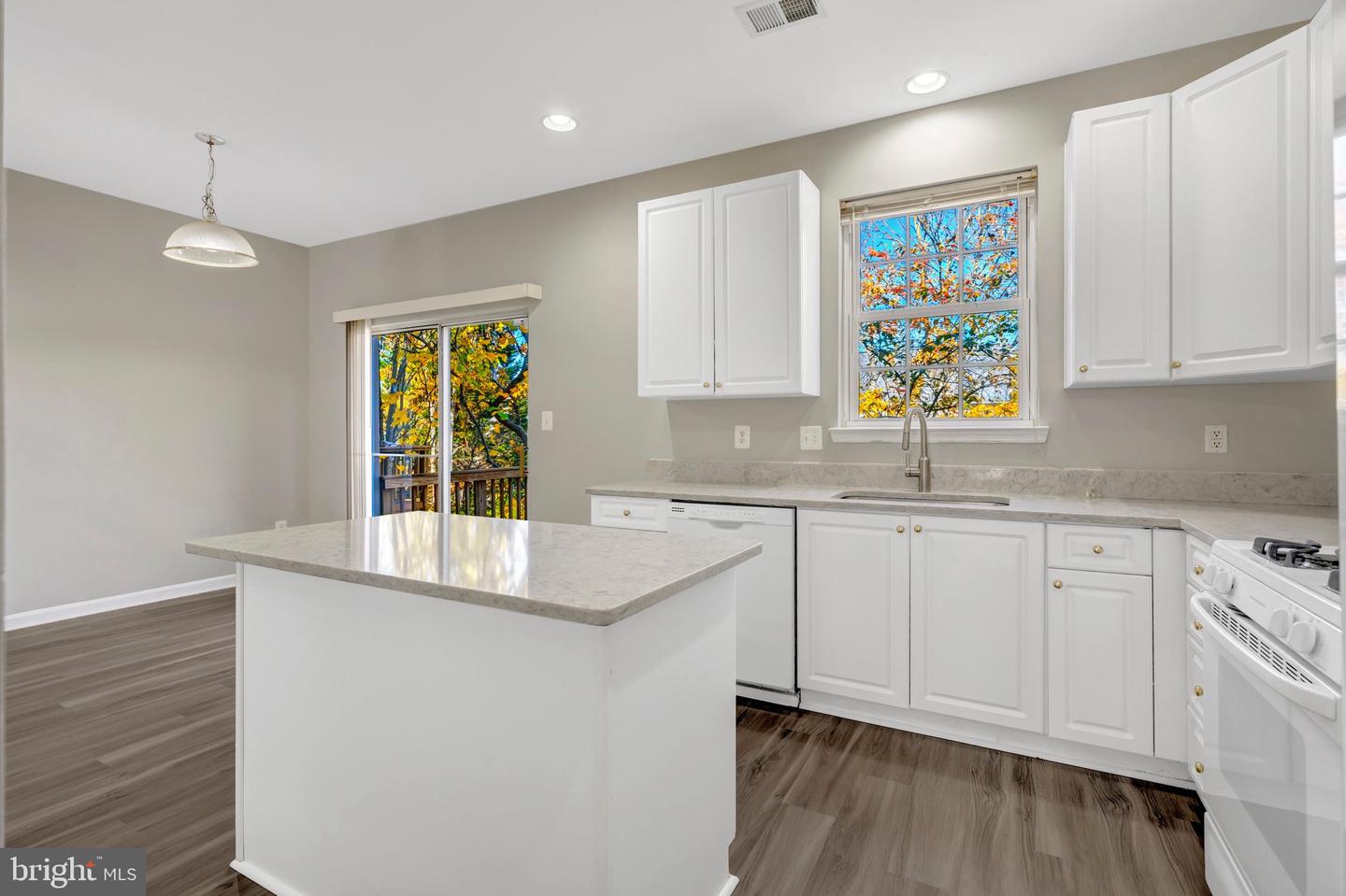 8706 PHIPPS FARM WAY, MANASSAS, Virginia 20109, 3 Bedrooms Bedrooms, ,2 BathroomsBathrooms,Residential,For sale,8706 PHIPPS FARM WAY,VAPW2106910 MLS # VAPW2106910 8706 PHIPPS FARM WAY, MANASSAS, Virginia 20109, 3 Bedrooms Bedrooms, ,2 BathroomsBathrooms,Residential,For sale,8706 PHIPPS FARM WAY,VAPW2106910 MLS # VAPW2106910